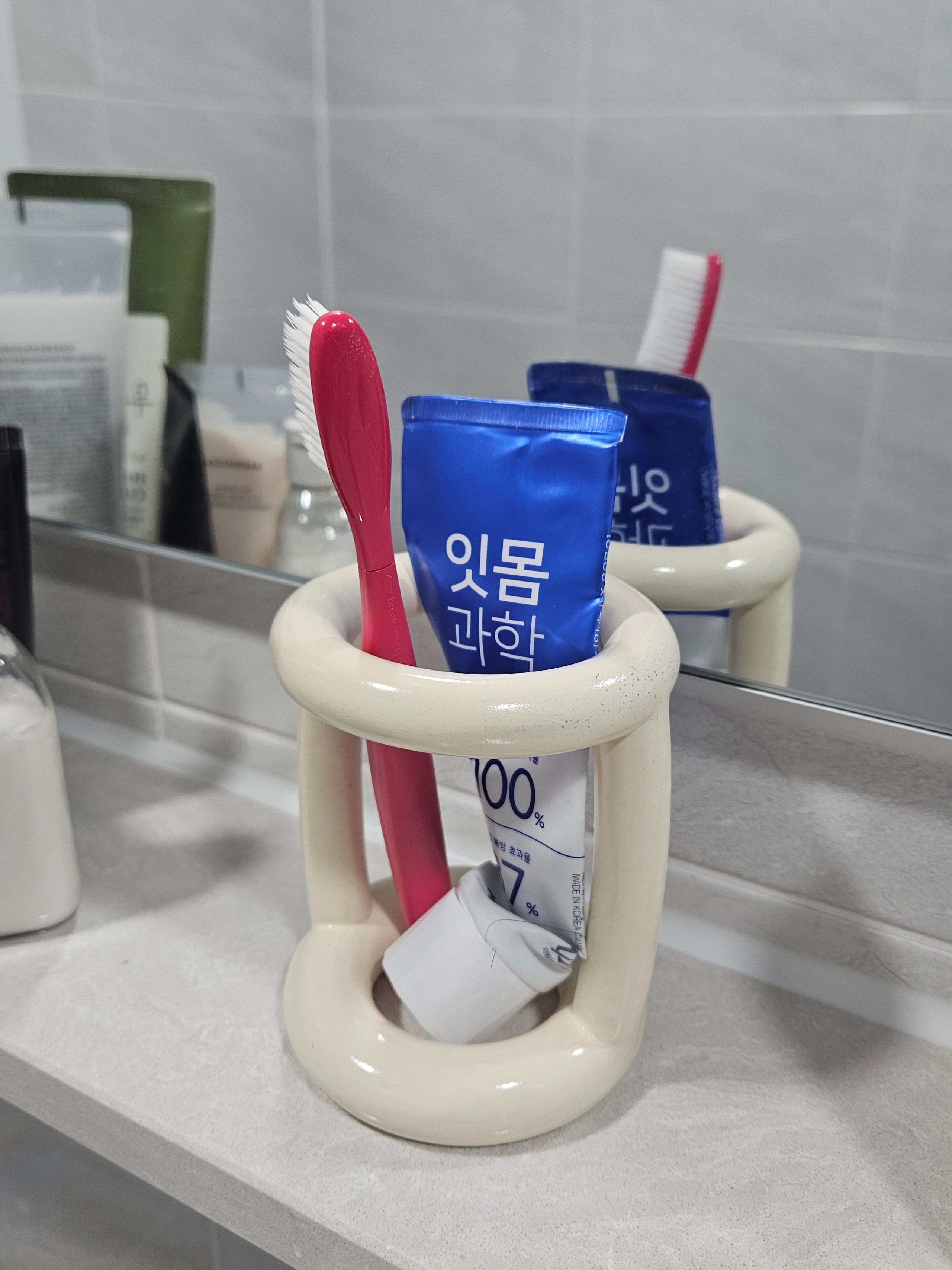Mongle Toothbrush Holder user photo