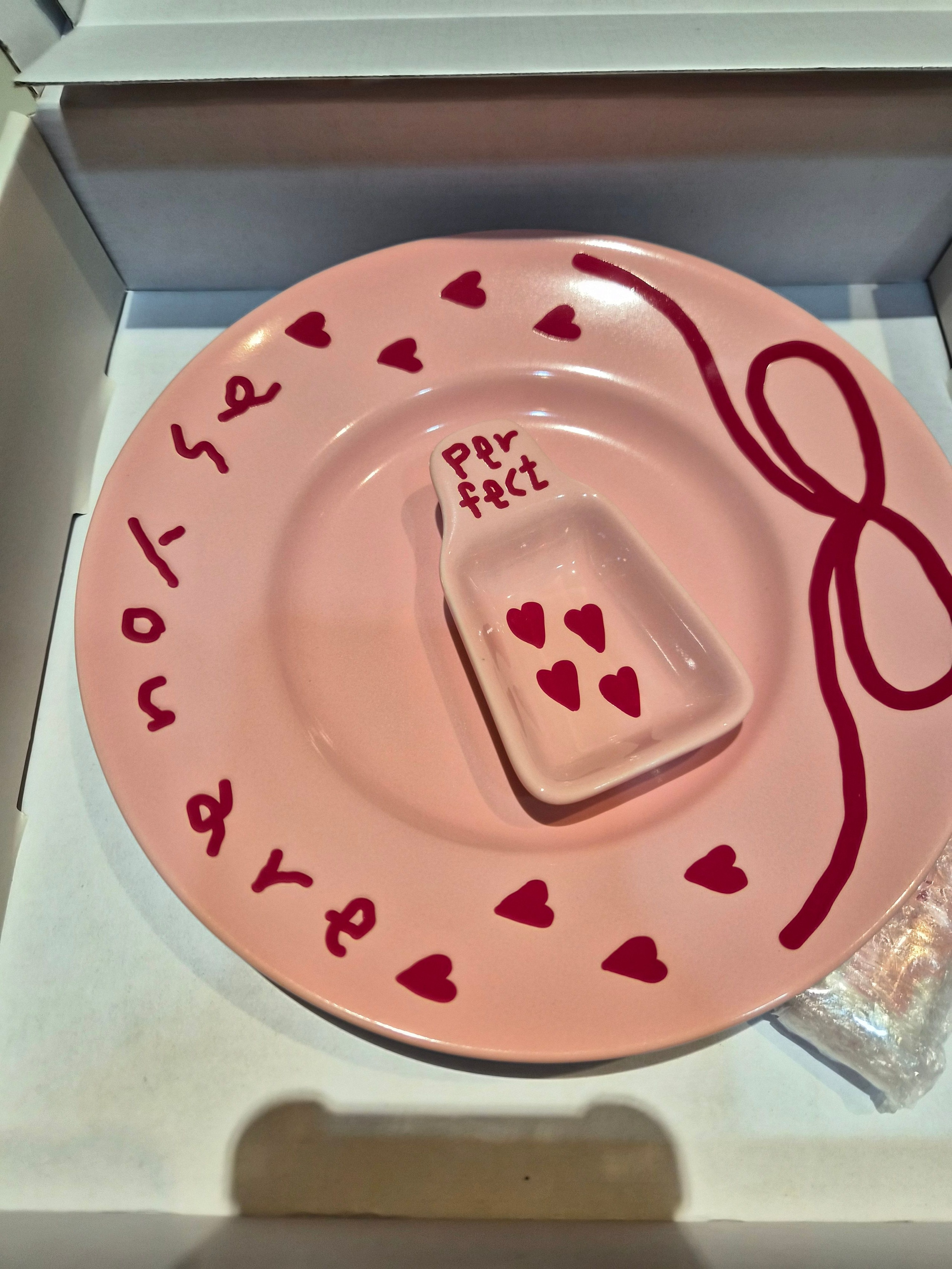 Pink Edition Ceramic Heart Salad Plate with Dressing Cup user photo