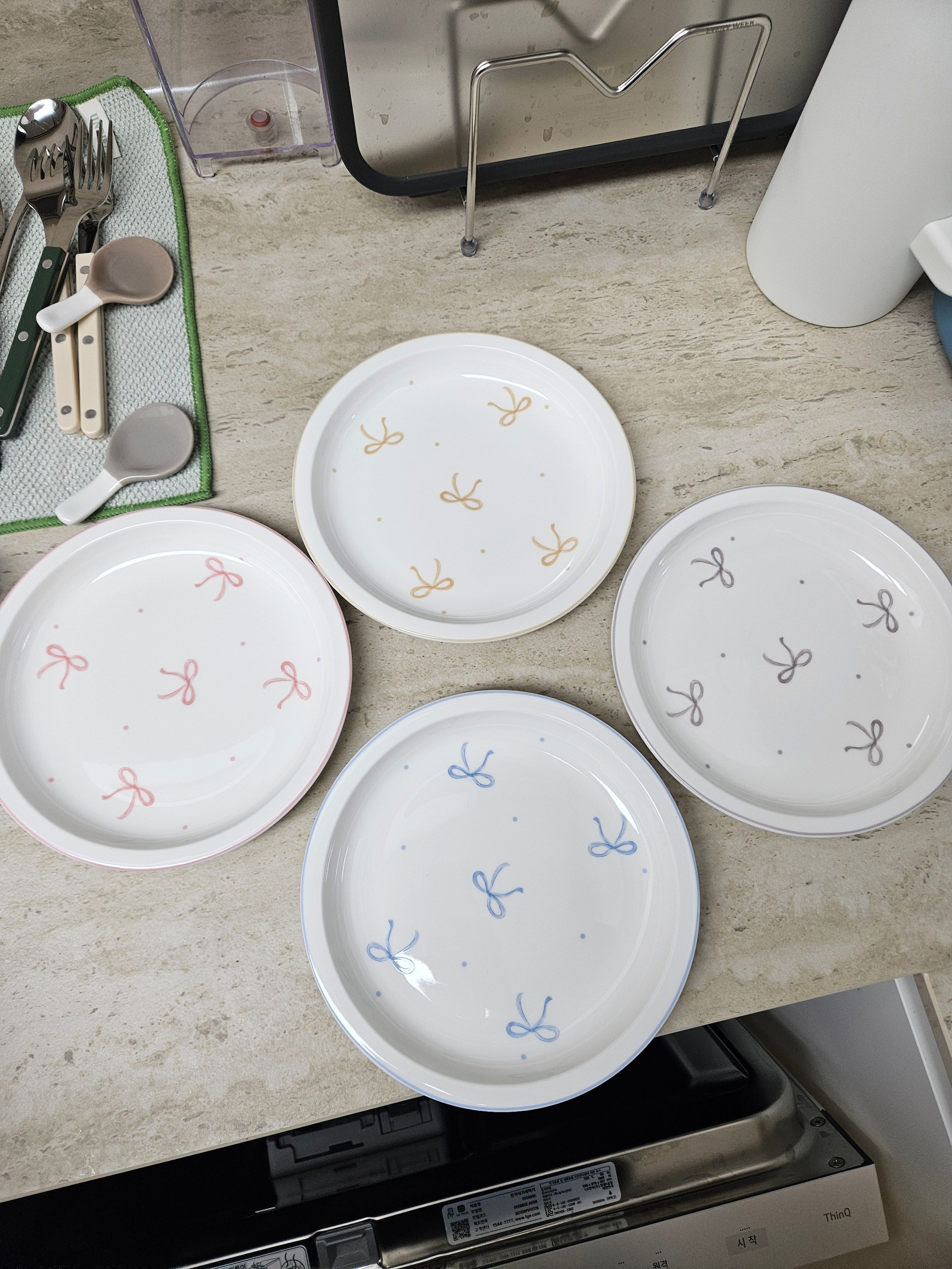 ON Pastel Ribbon Dessert Plate Set (4-Piece) user photo