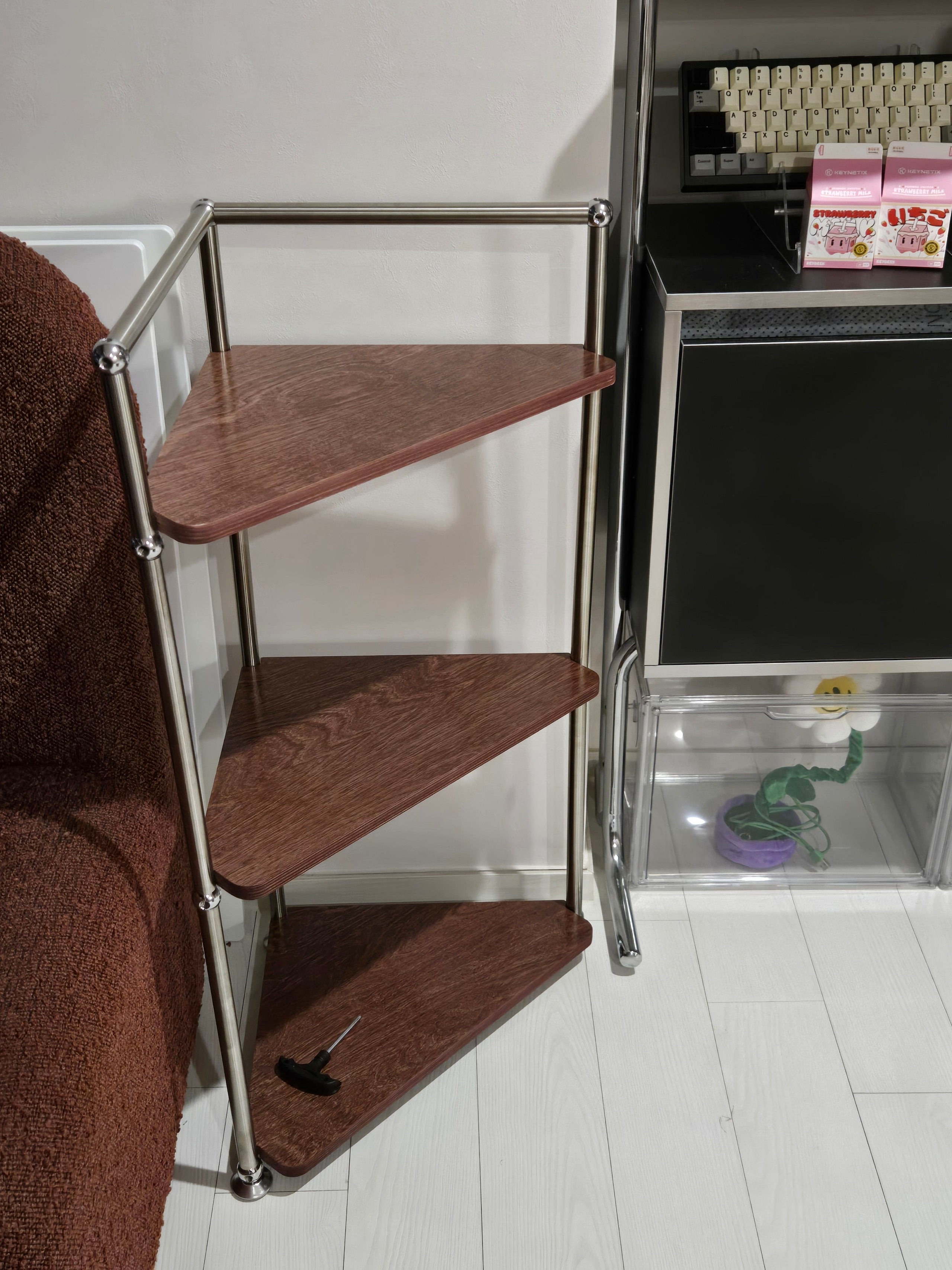 Mid-Century Modular Corner Shelf user photo