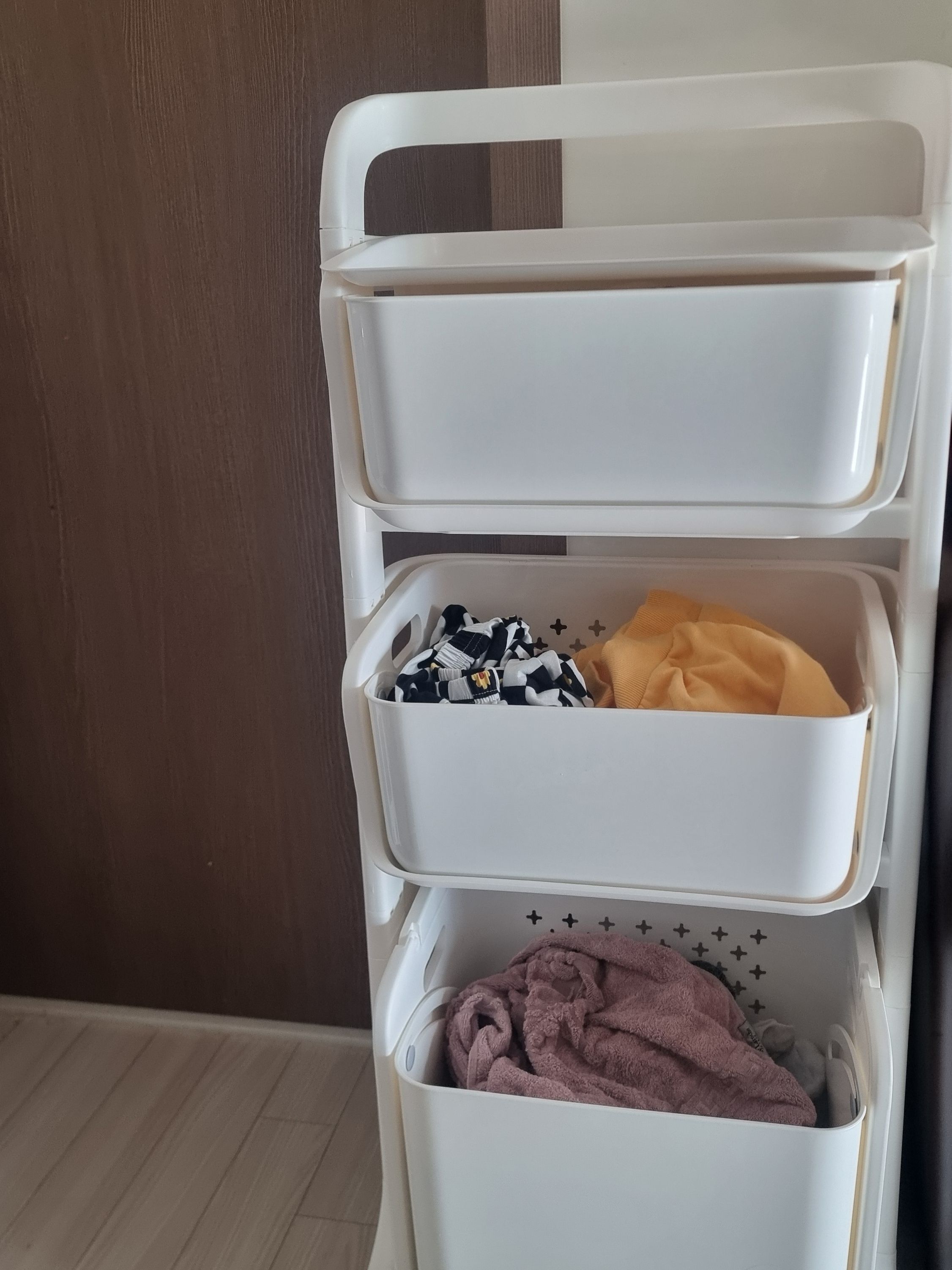 Rolling Swing Laundry Cart user photo