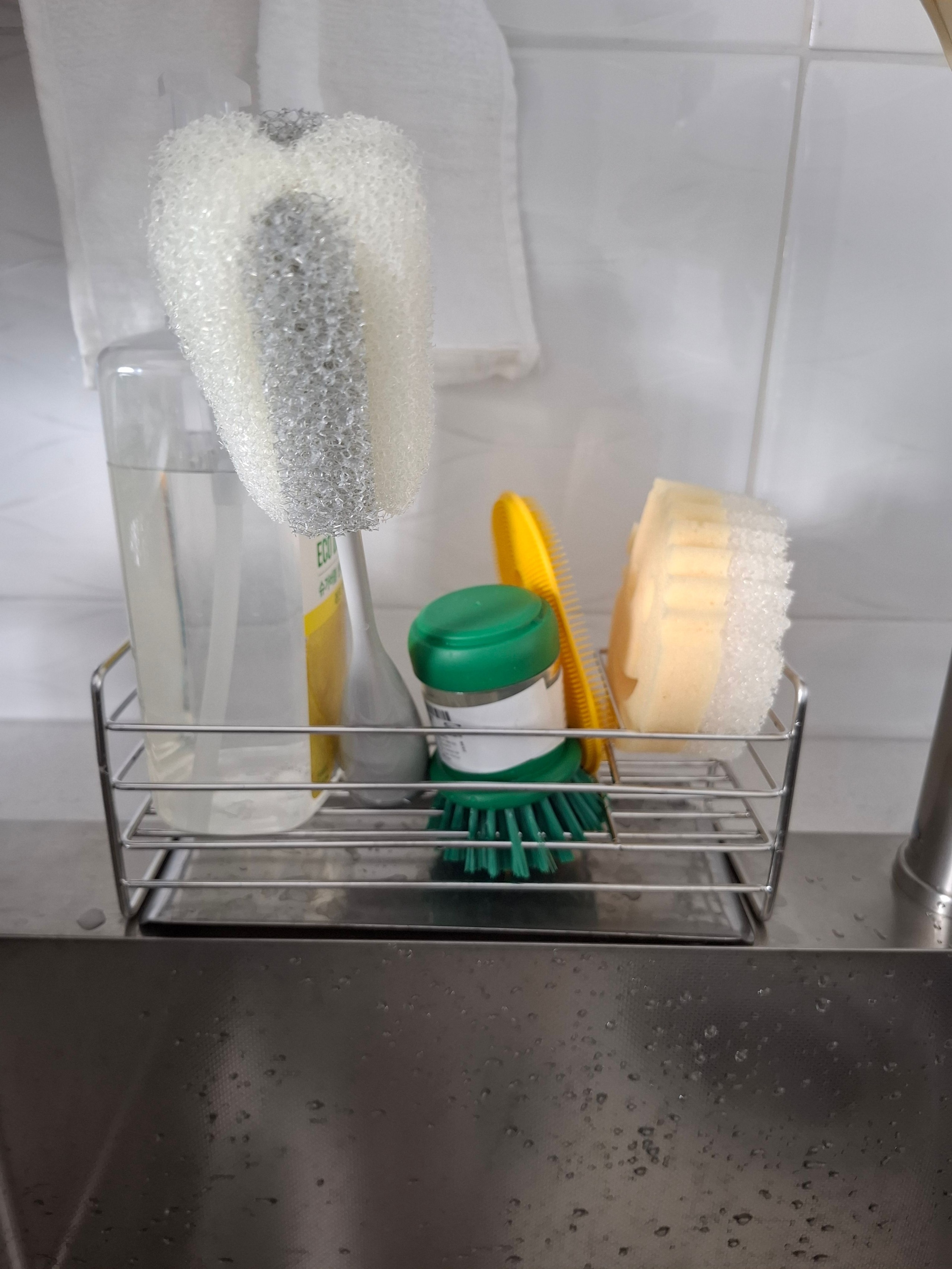 Stainless Steel Sponge Holder with Drain Tray user photo