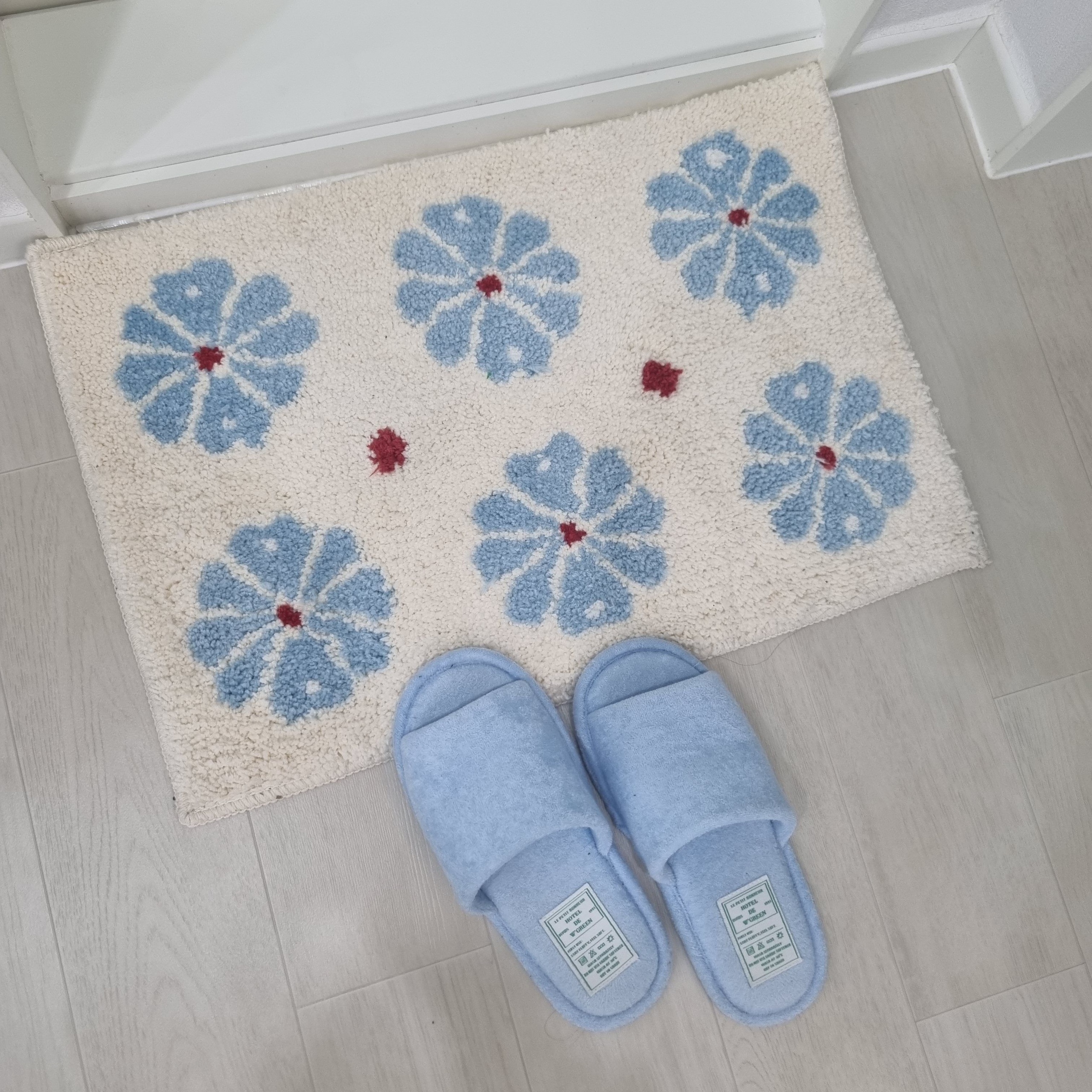 Camellia Ivory Accent Rug user photo