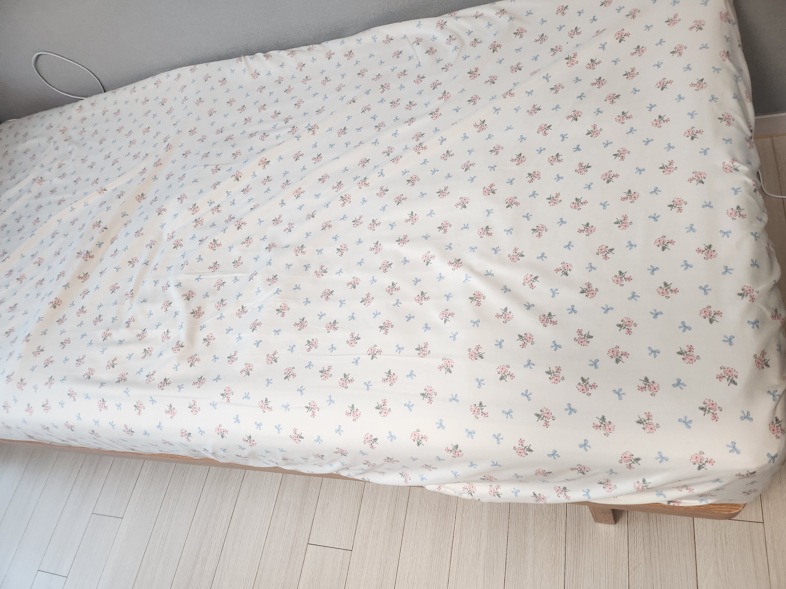 Aurora Blue Ribbon Mattress Fitted Sheet user photo