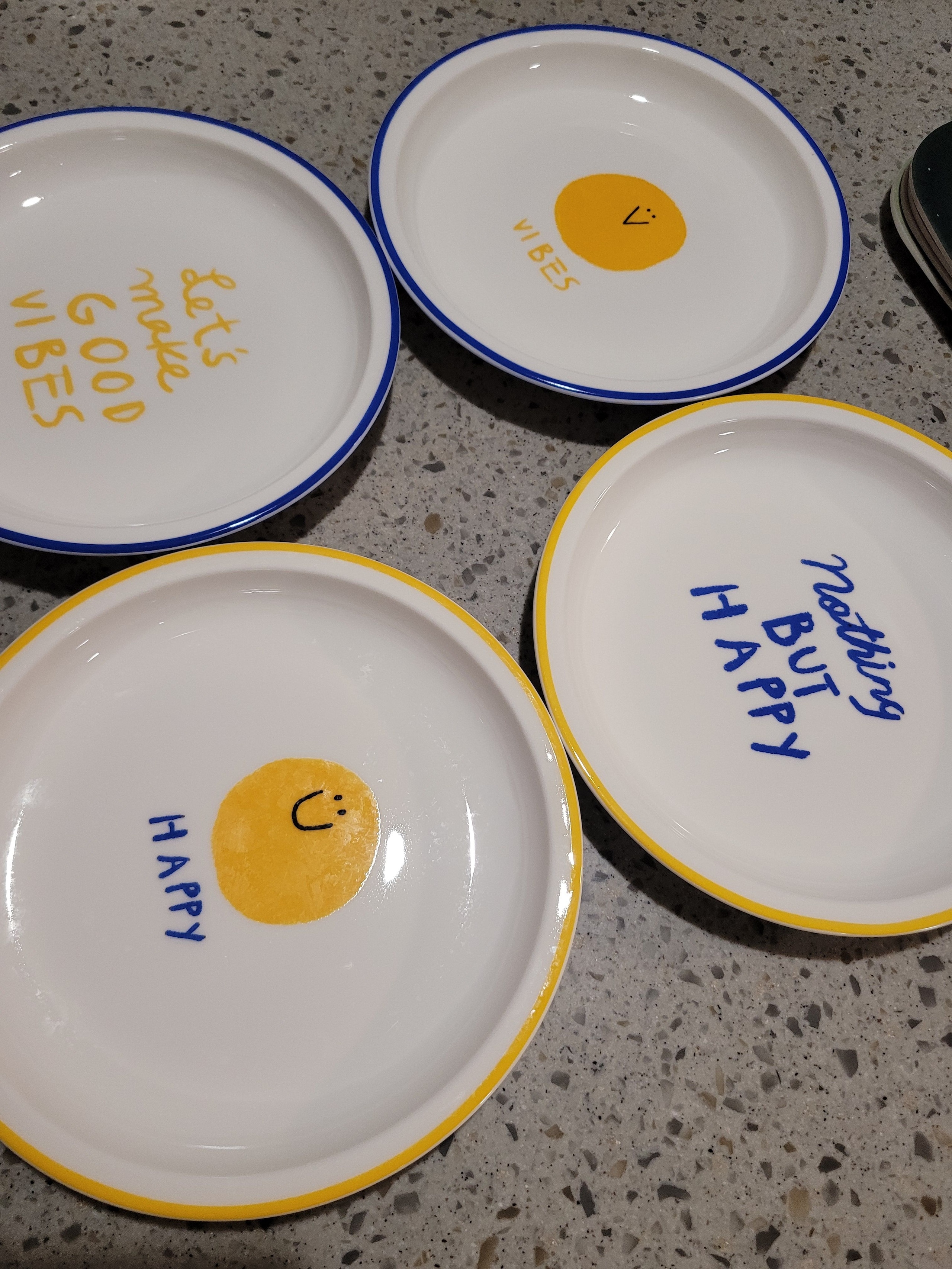 ON Smile Plate Set for 4 (4-Piece) user photo