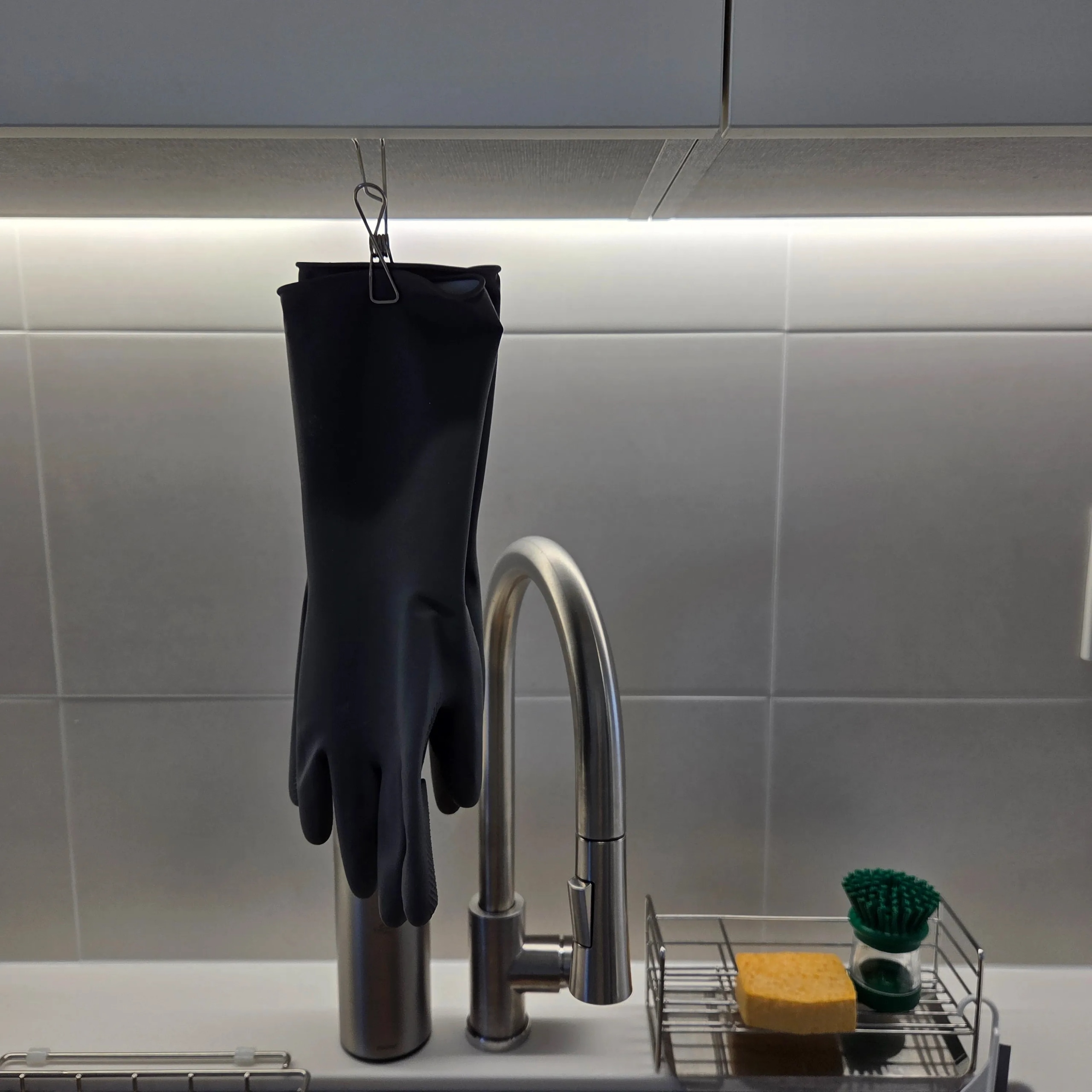 Stainless Steel Sponge Holder with Drain Tray user photo