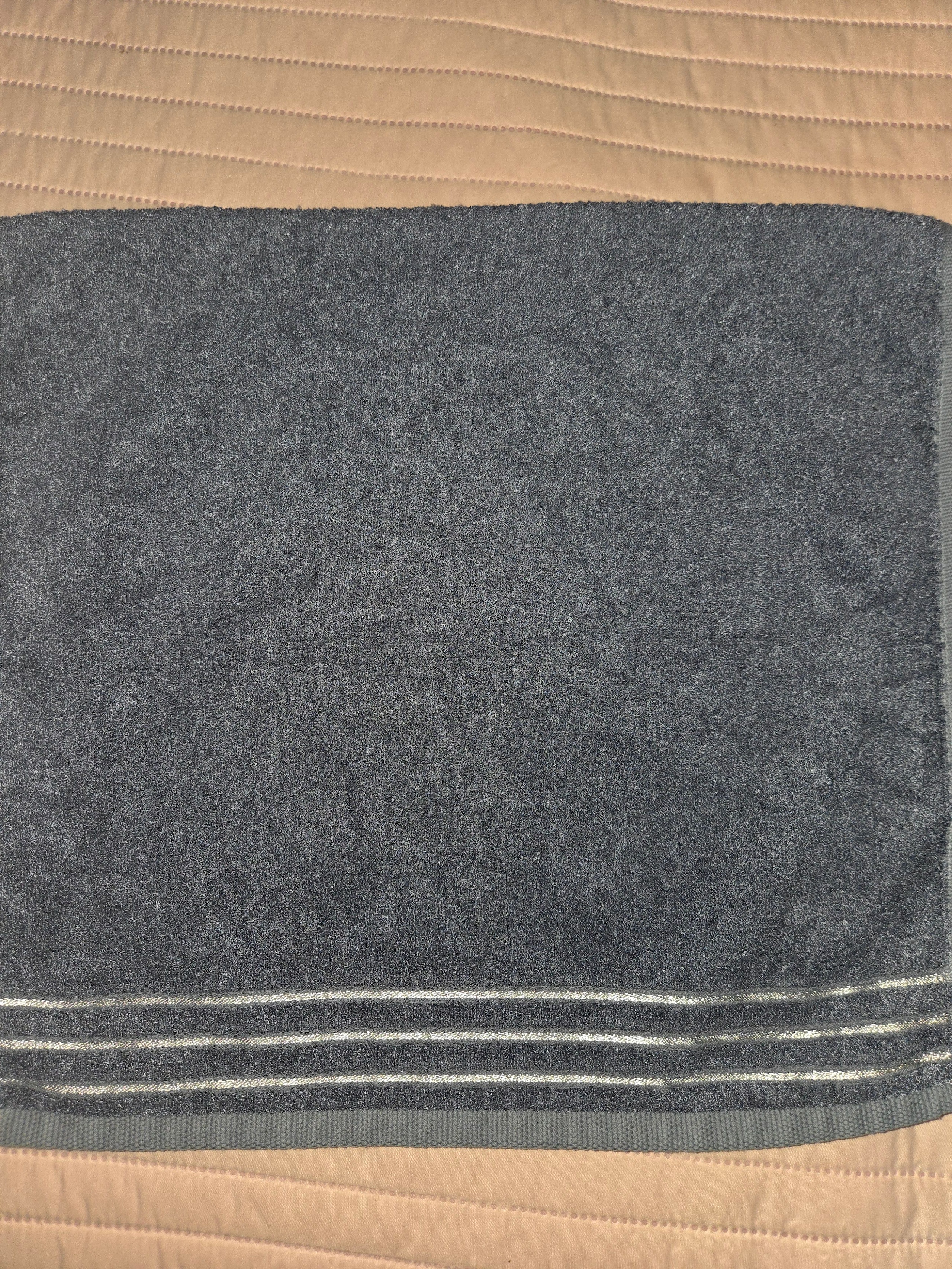 Bamboo Stripe Antibacterial Hotel Towel (10-Pack) user photo