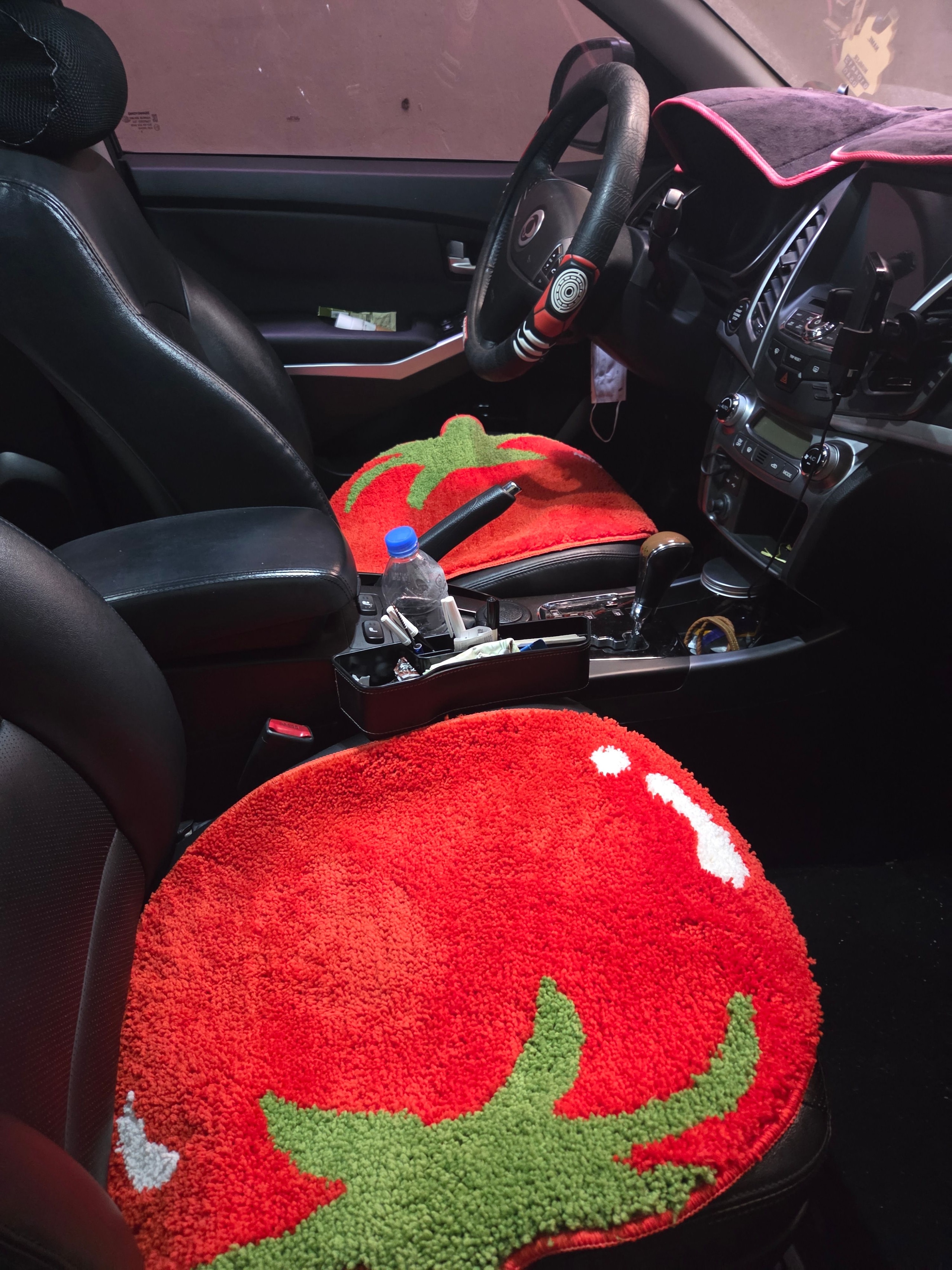 Tomato Tufted Accent Rug user photo