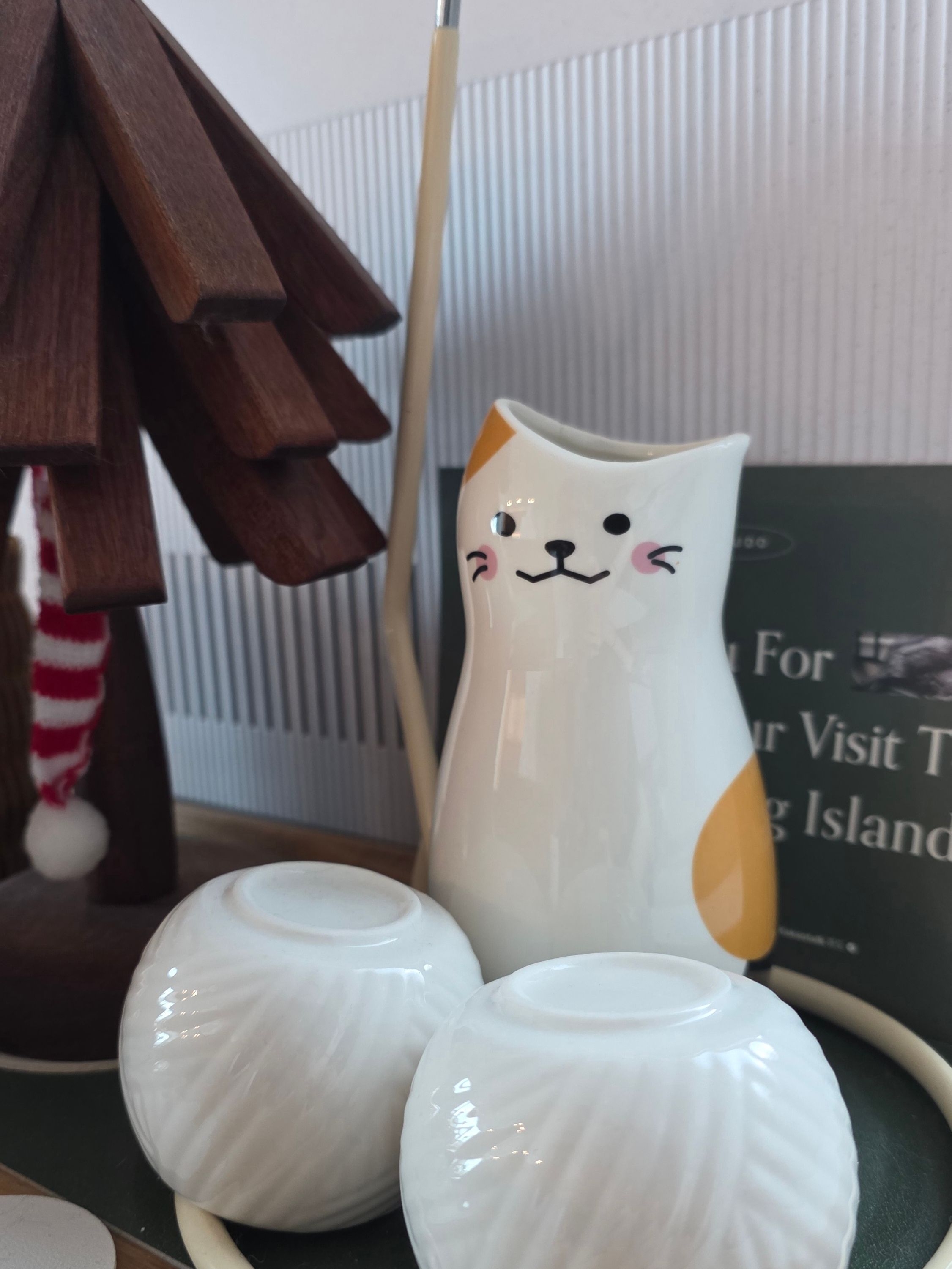 Cat Café Sake & Soju Carafe and Cup Set for 2 (3-Piece) user photo