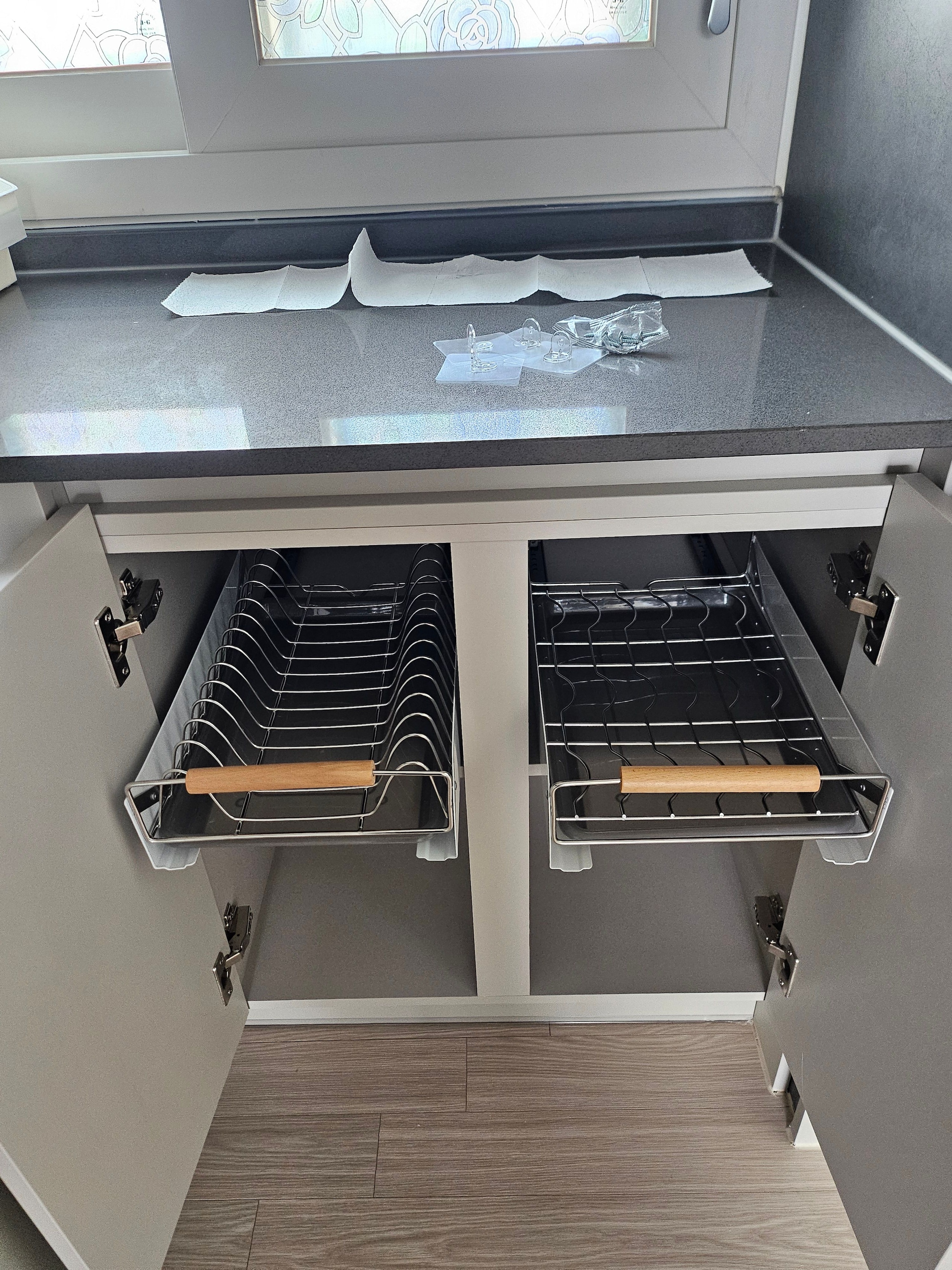 Sliding Dish Rack with Wood Handles user photo