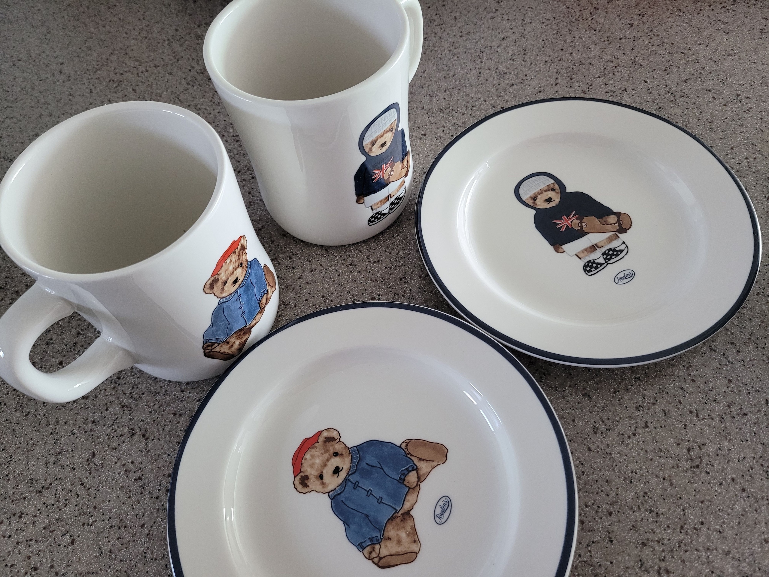 London Teddy Bear Dinnerware Set user photo