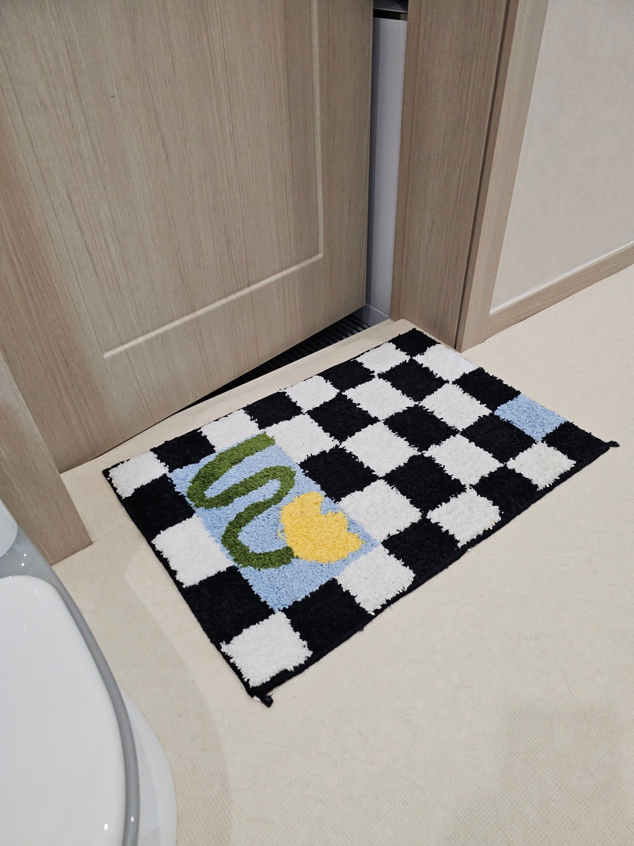Checker Bloom Accent Rug user photo