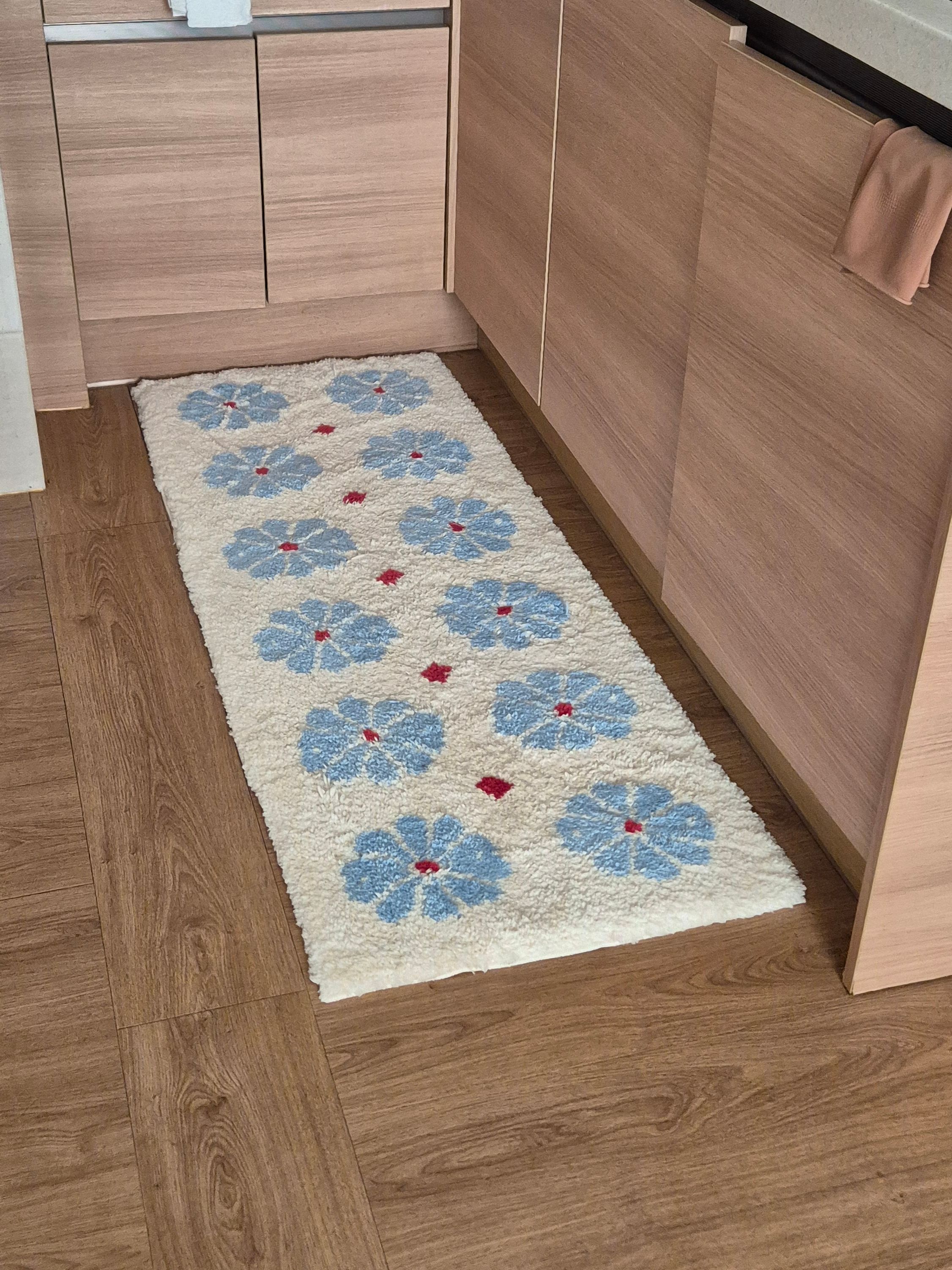 Camellia Ivory Accent Rug user photo