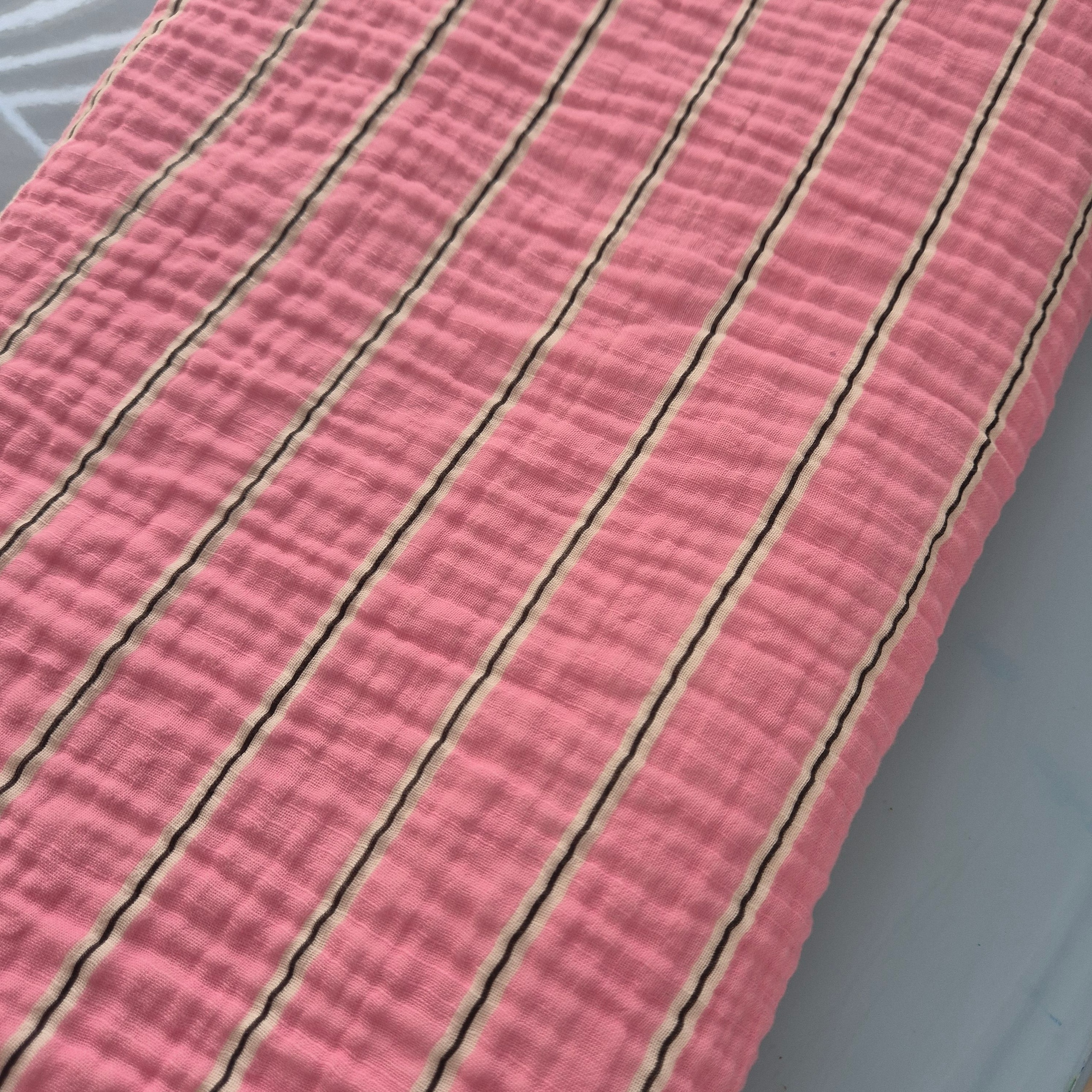 Neon Stripe 3-Layer Gauze Blanket user photo