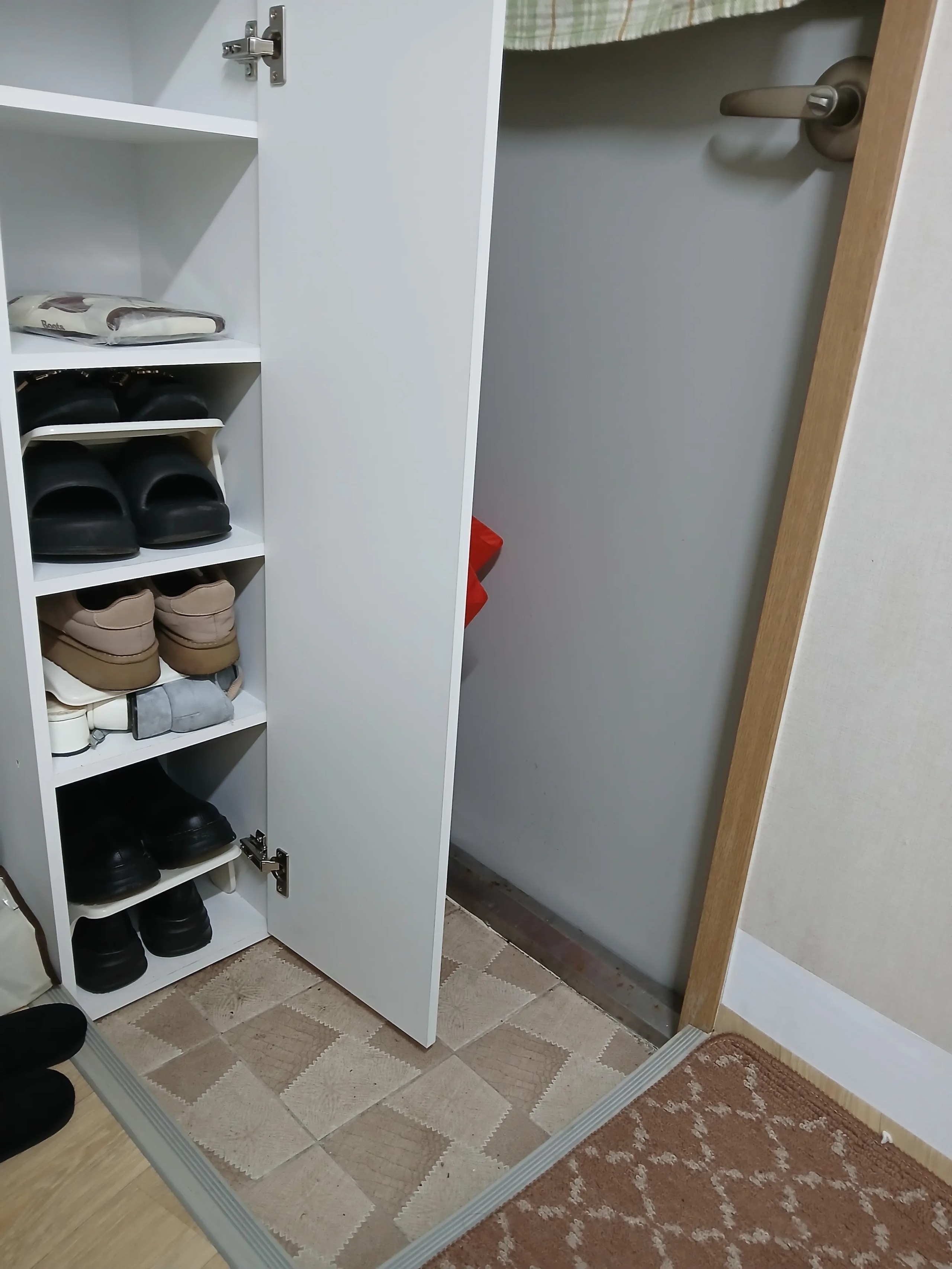 CUST Slim Entryway Shoe Cabinet Organizer user photo