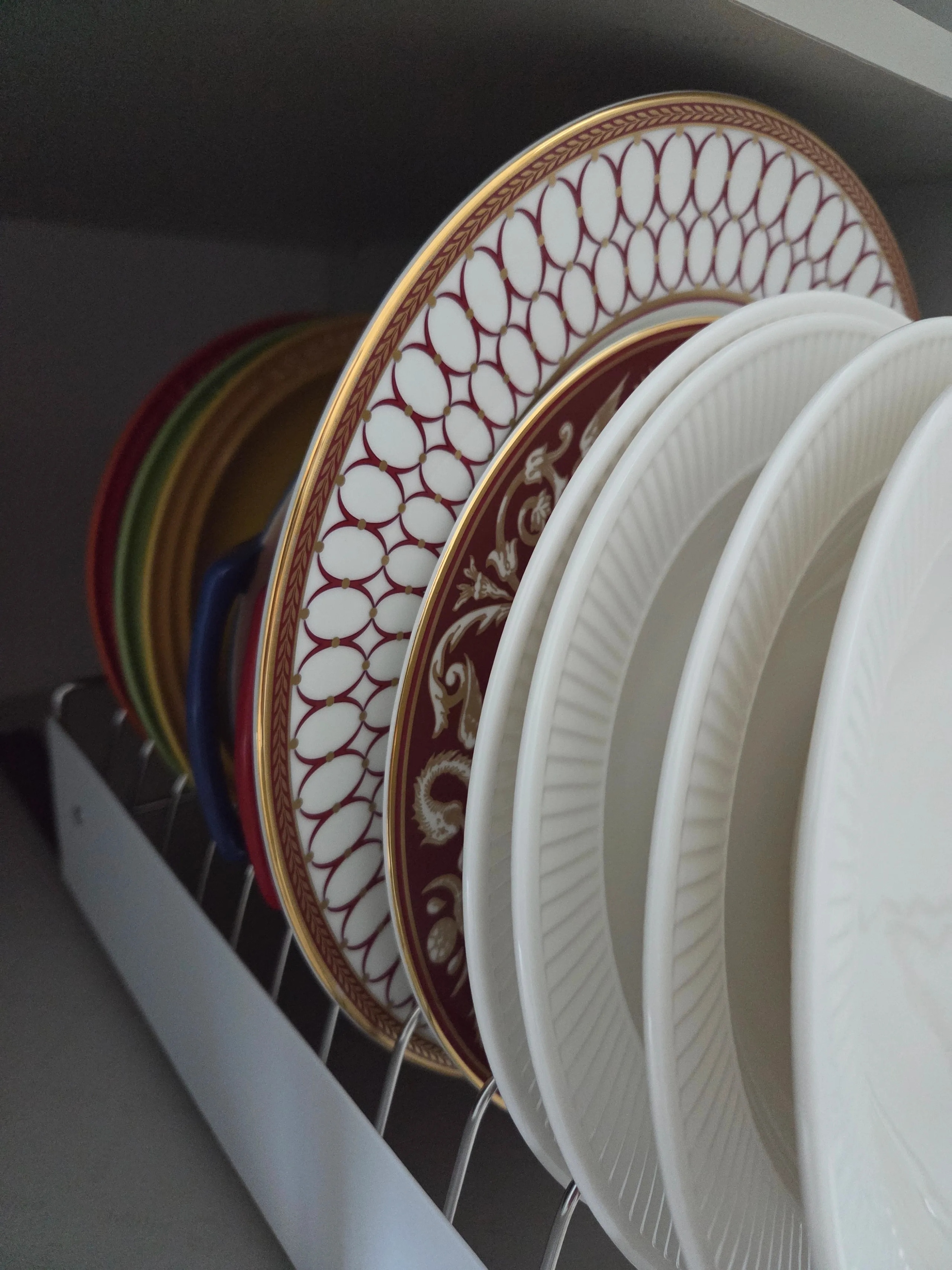 Sliding Dish Rack with Wood Handles user photo