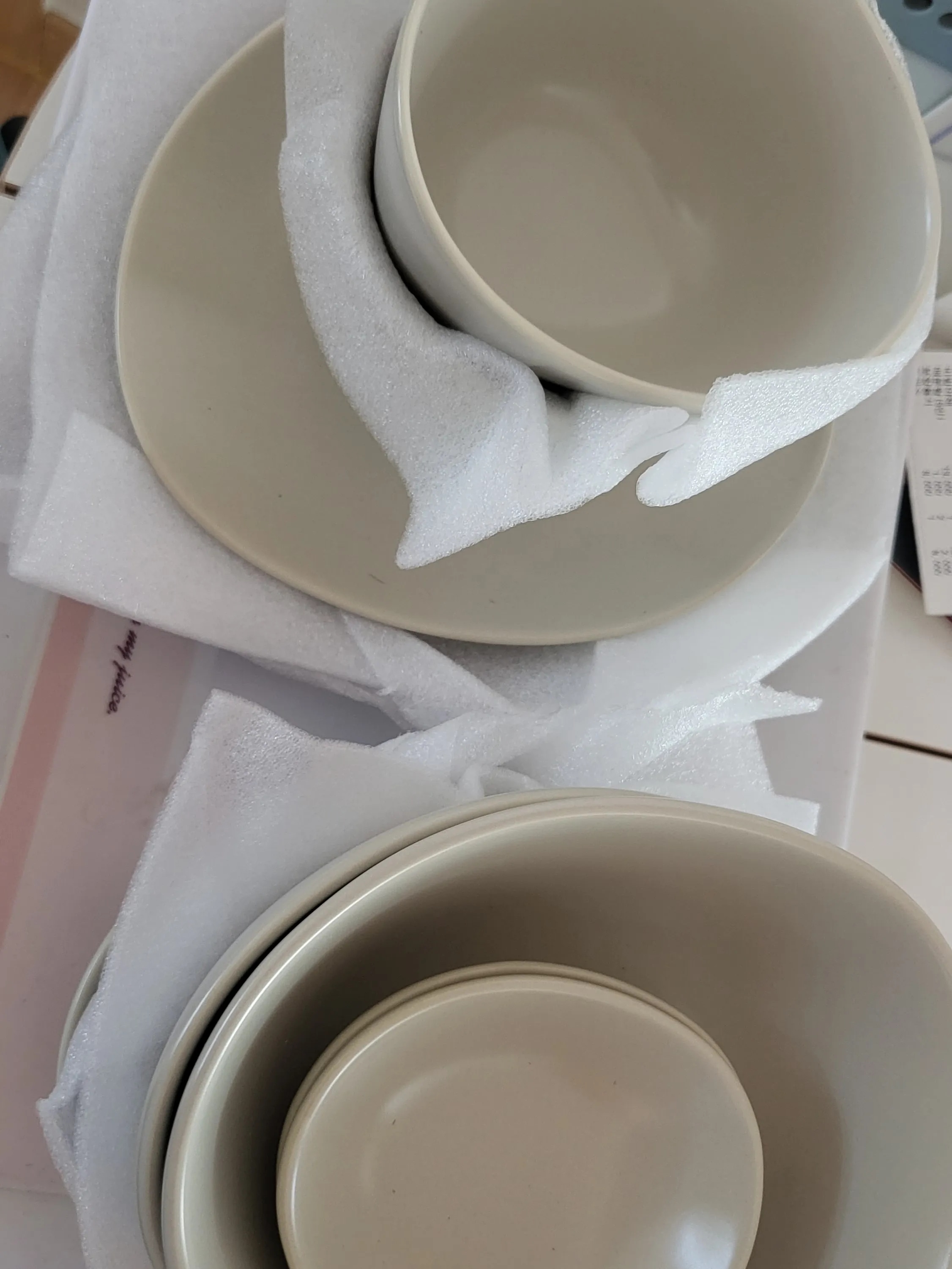 Pebble Dinnerware Set for 2 (12-Piece) user photo