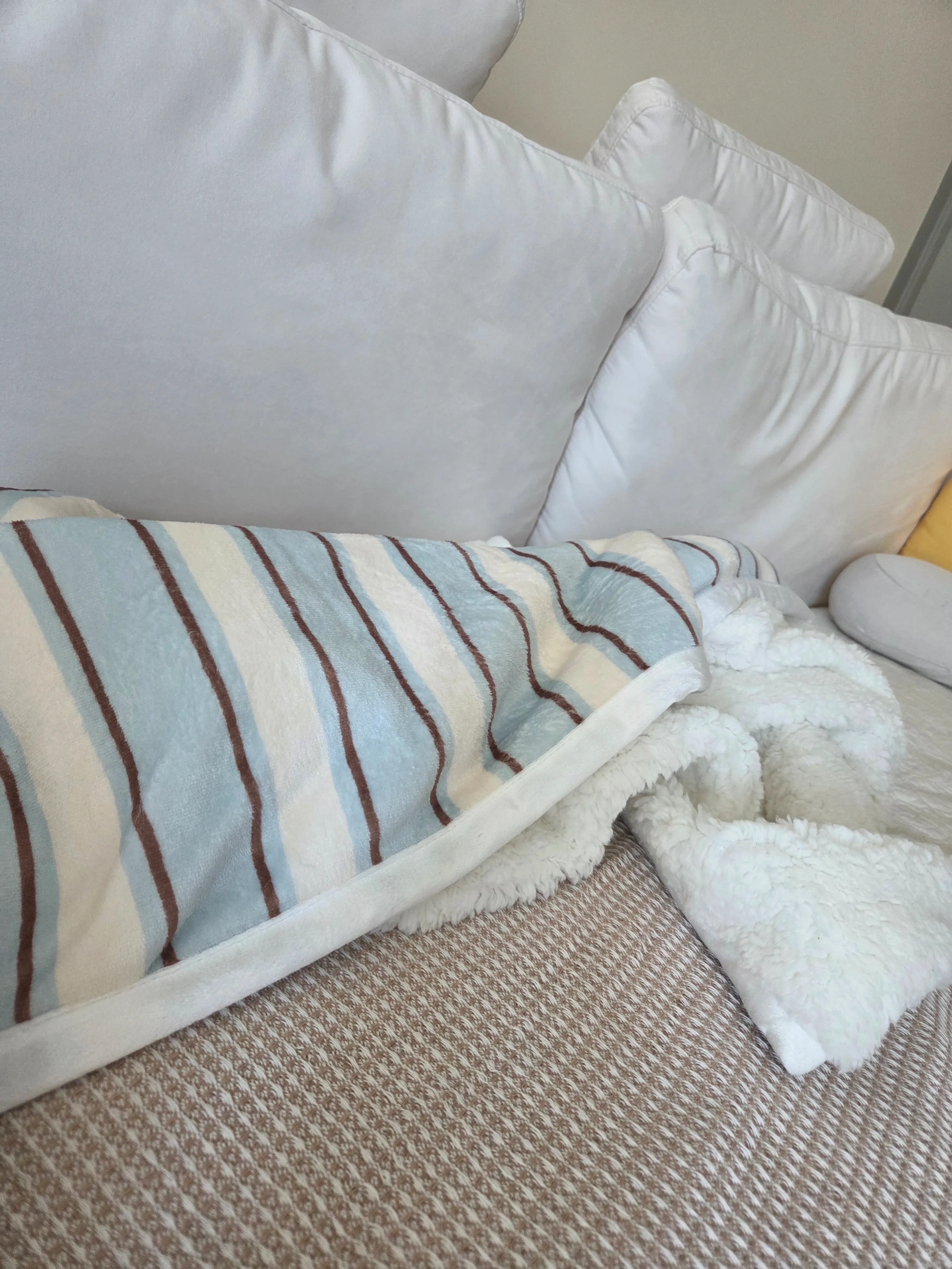 Blooming Flannel Microfiber All-Season Sherpa Blanket user photo