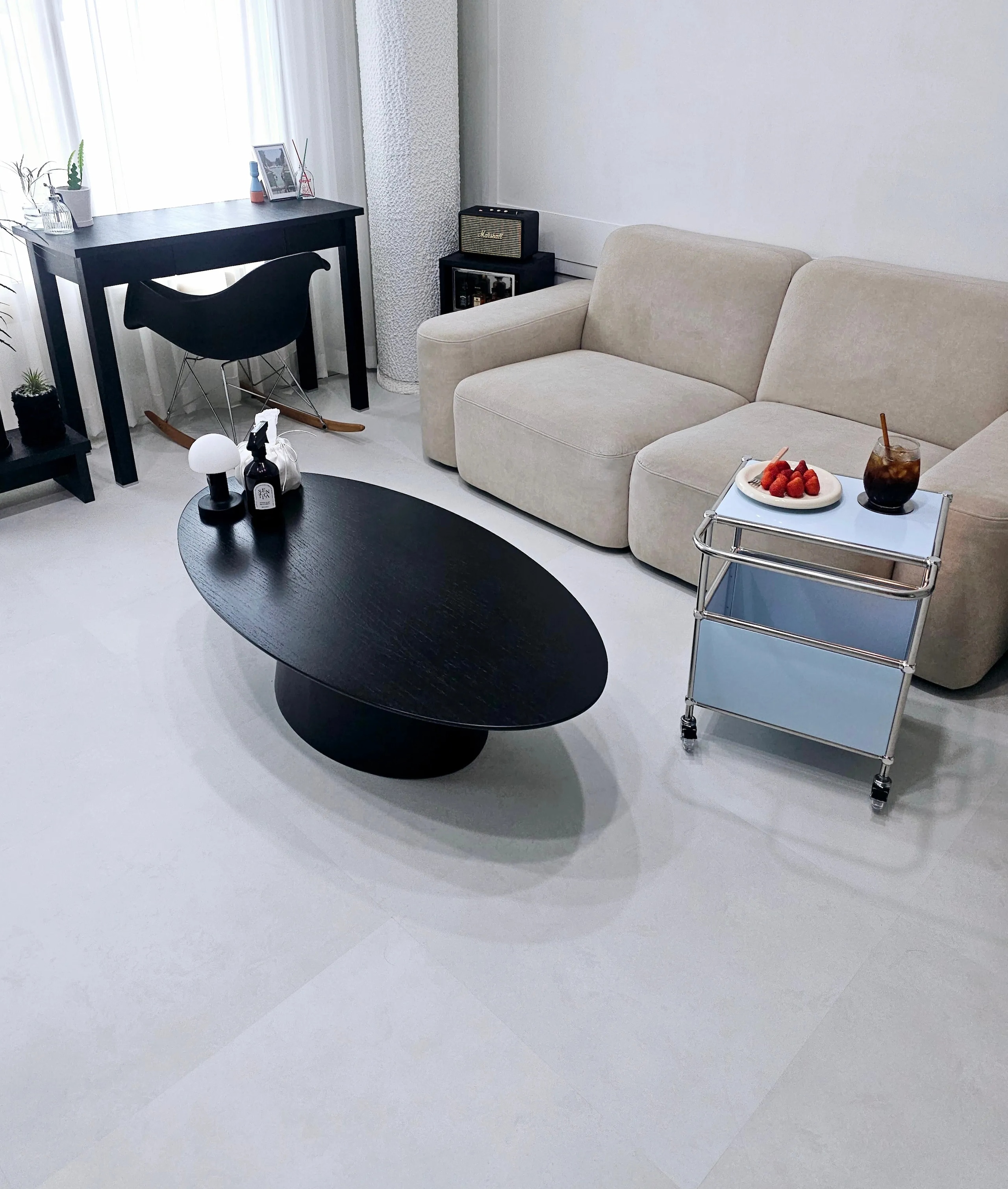 Ink Cube Modern Rolling Bar Cart user photo