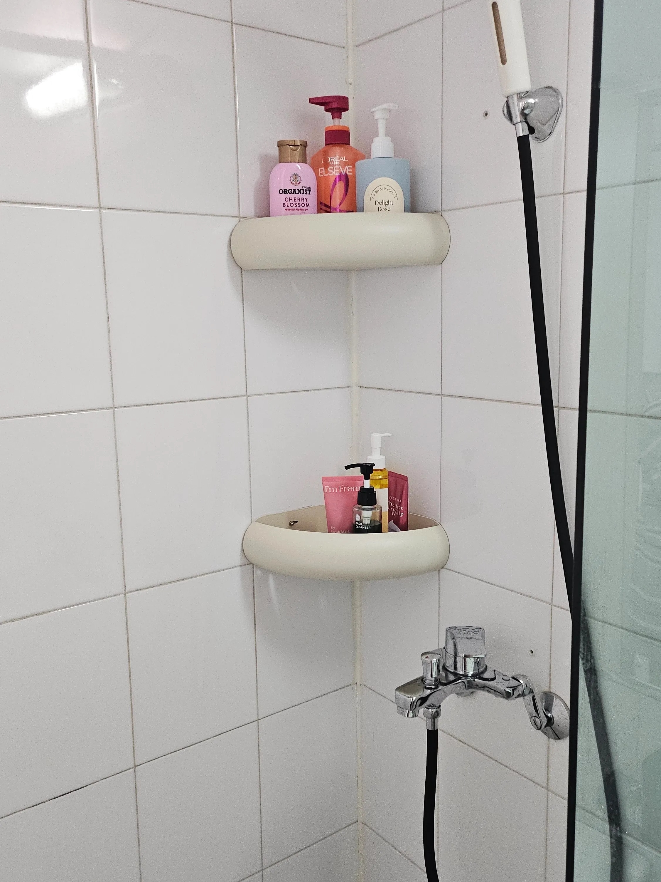 No-Drill Aluminum Bathroom Corner Shelf user photo