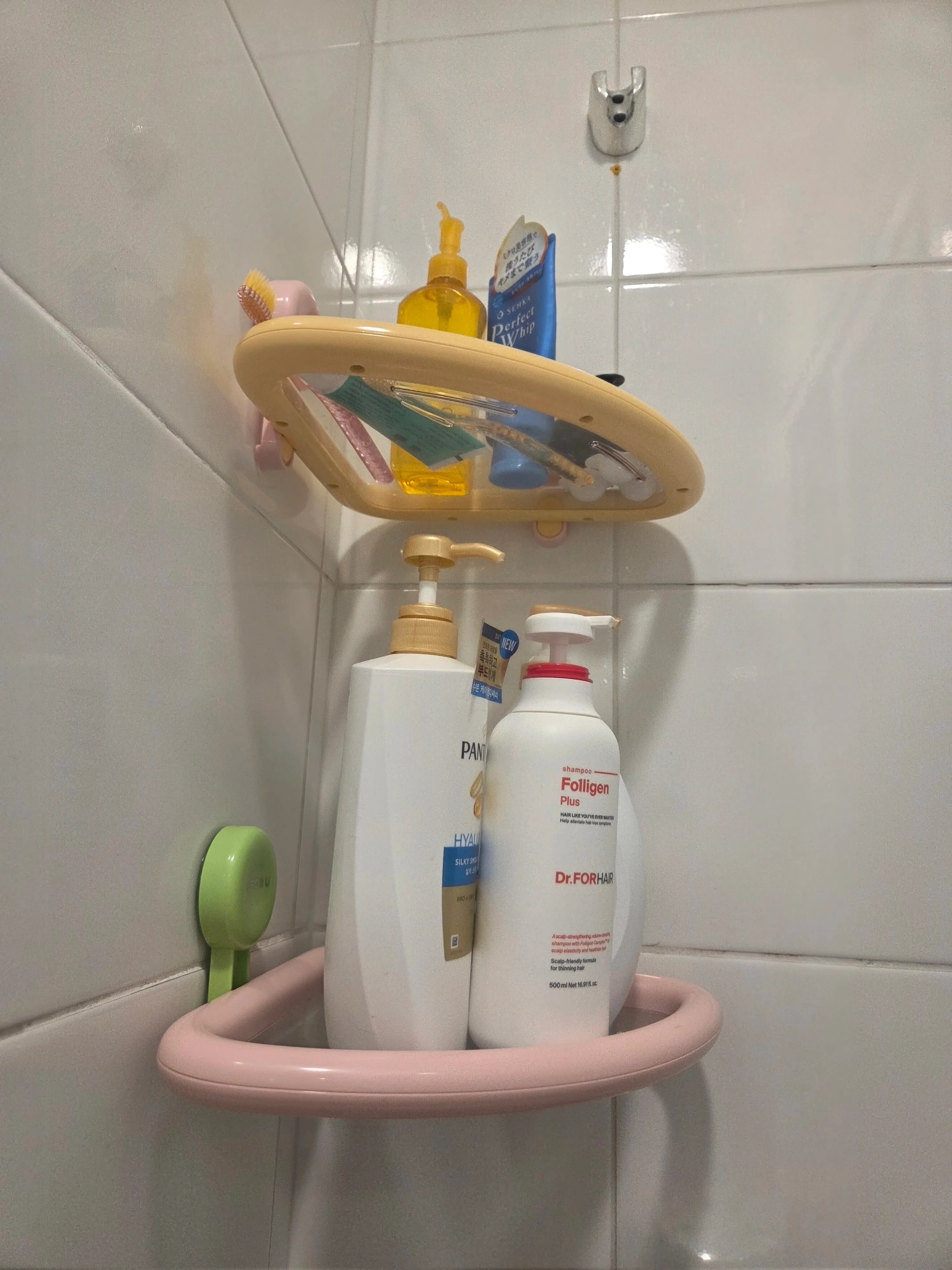 No-Drill Pastel Bathroom Storage Shelf user photo