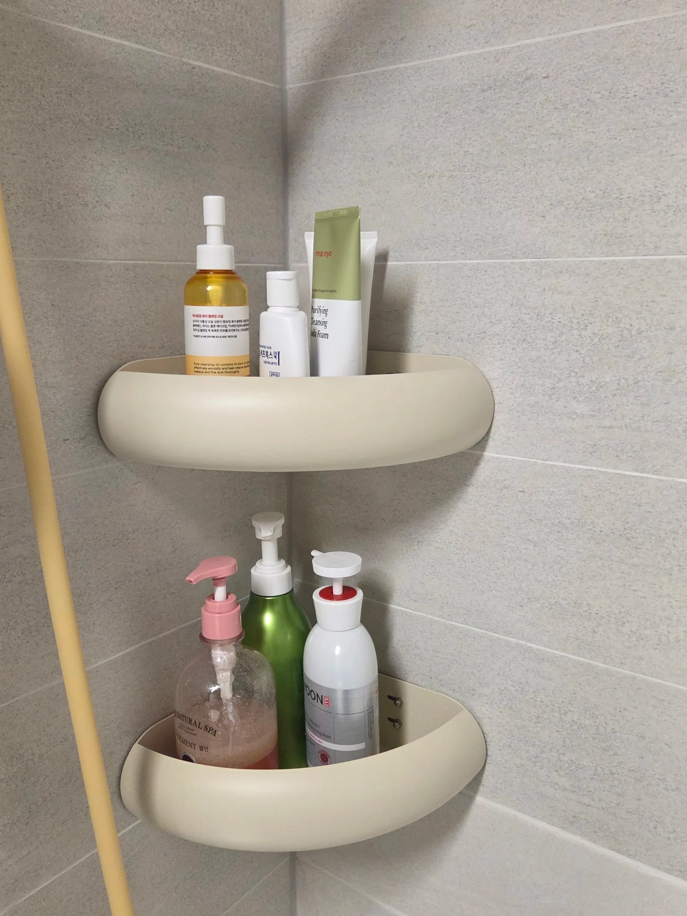 No-Drill Aluminum Bathroom Corner Shelf user photo