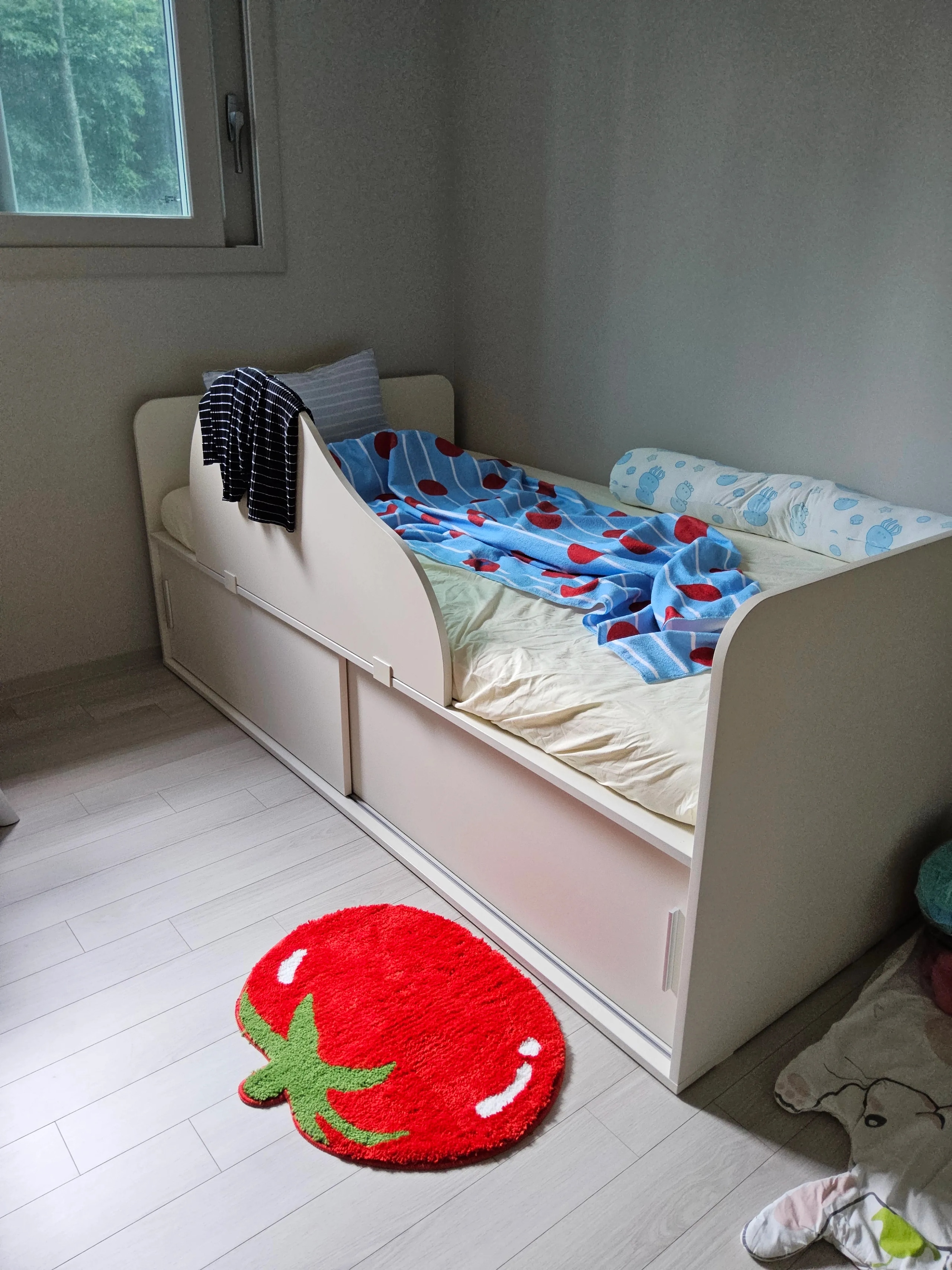Tomato Tufted Accent Rug user photo