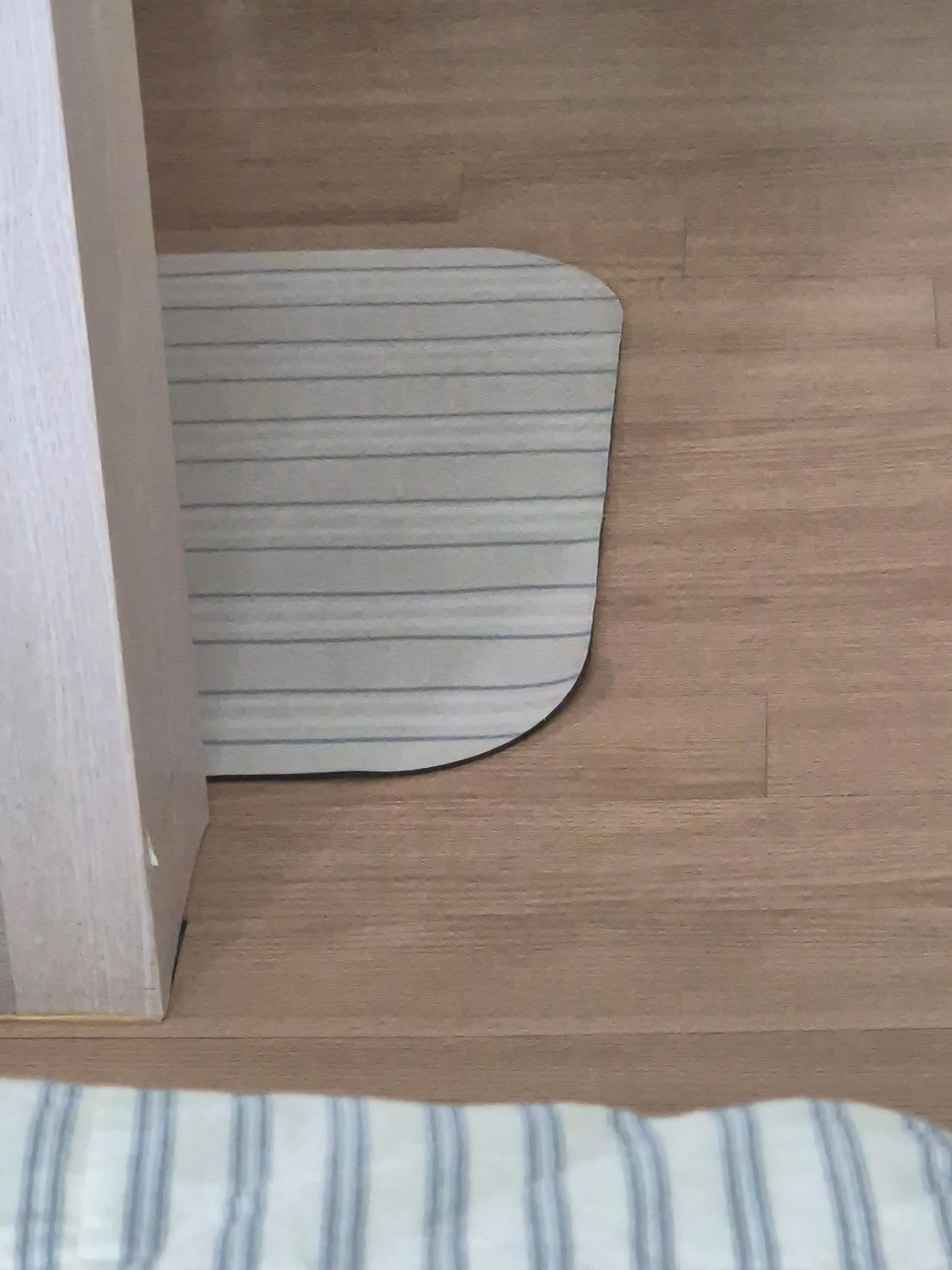 Washable Stripe Diatomite Shape Bath Mat user photo