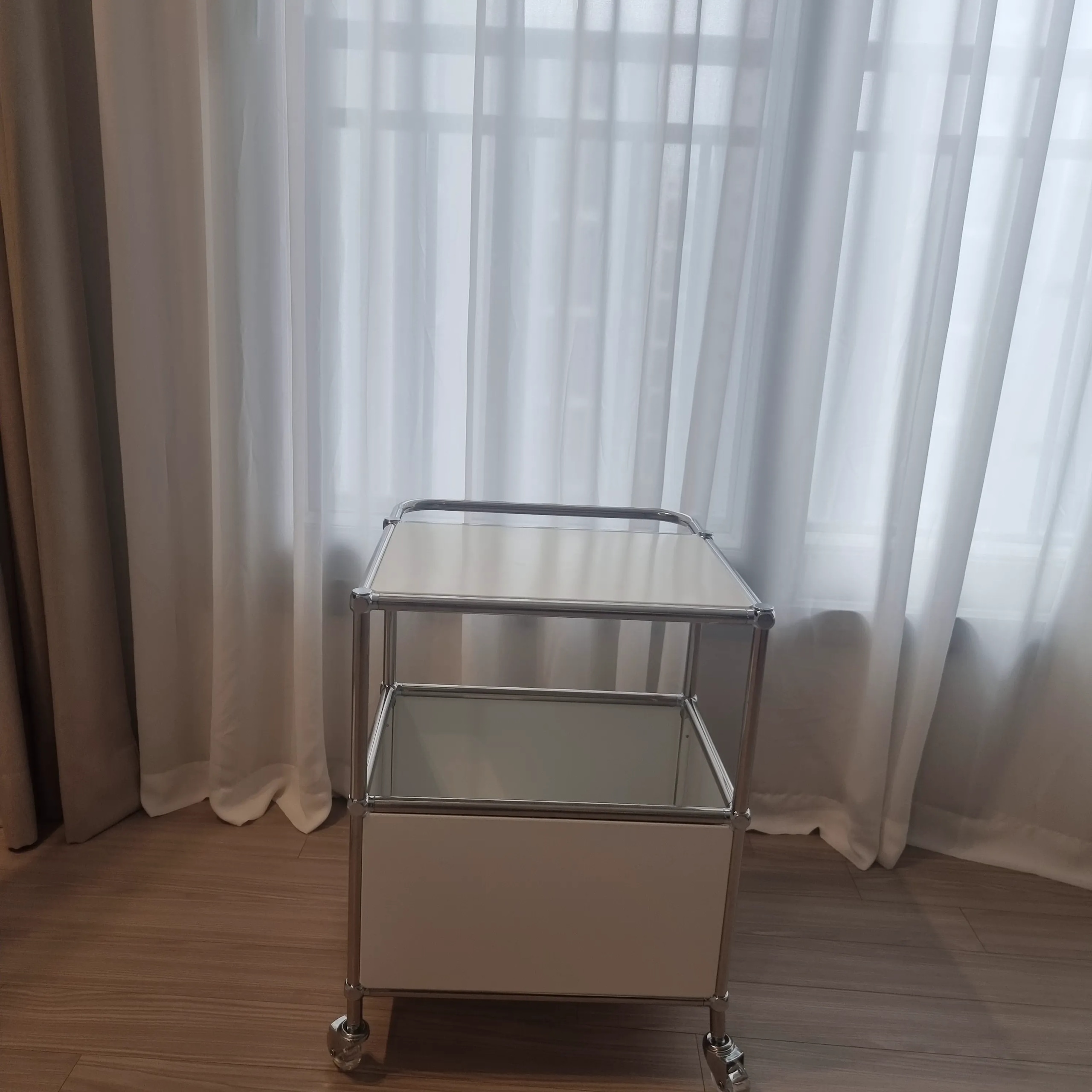 Ink Cube Modern Rolling Bar Cart user photo