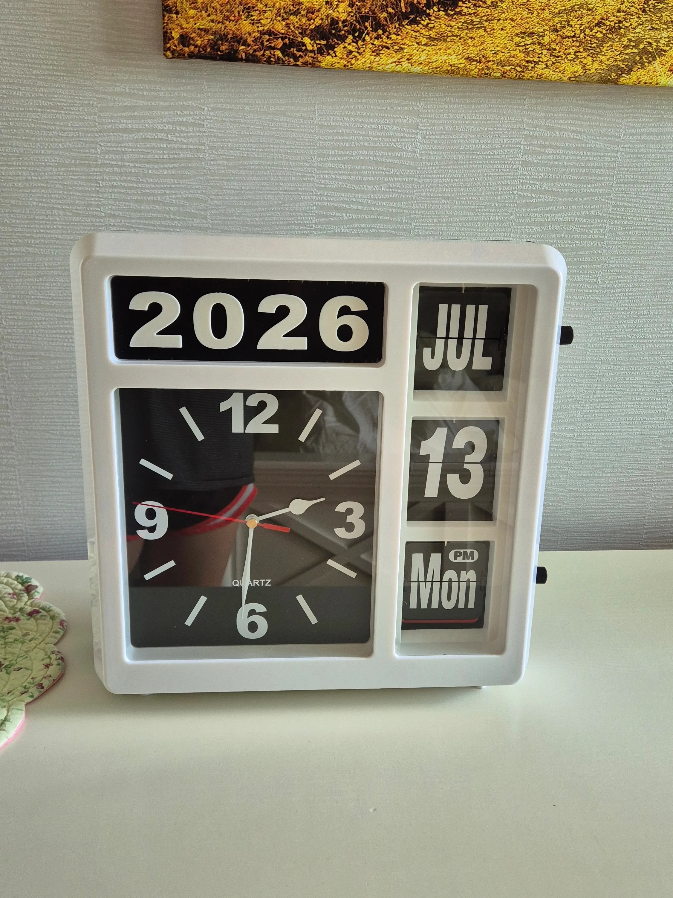 Wemble Silent Flip Perpetual Calendar Wall Clock user photo