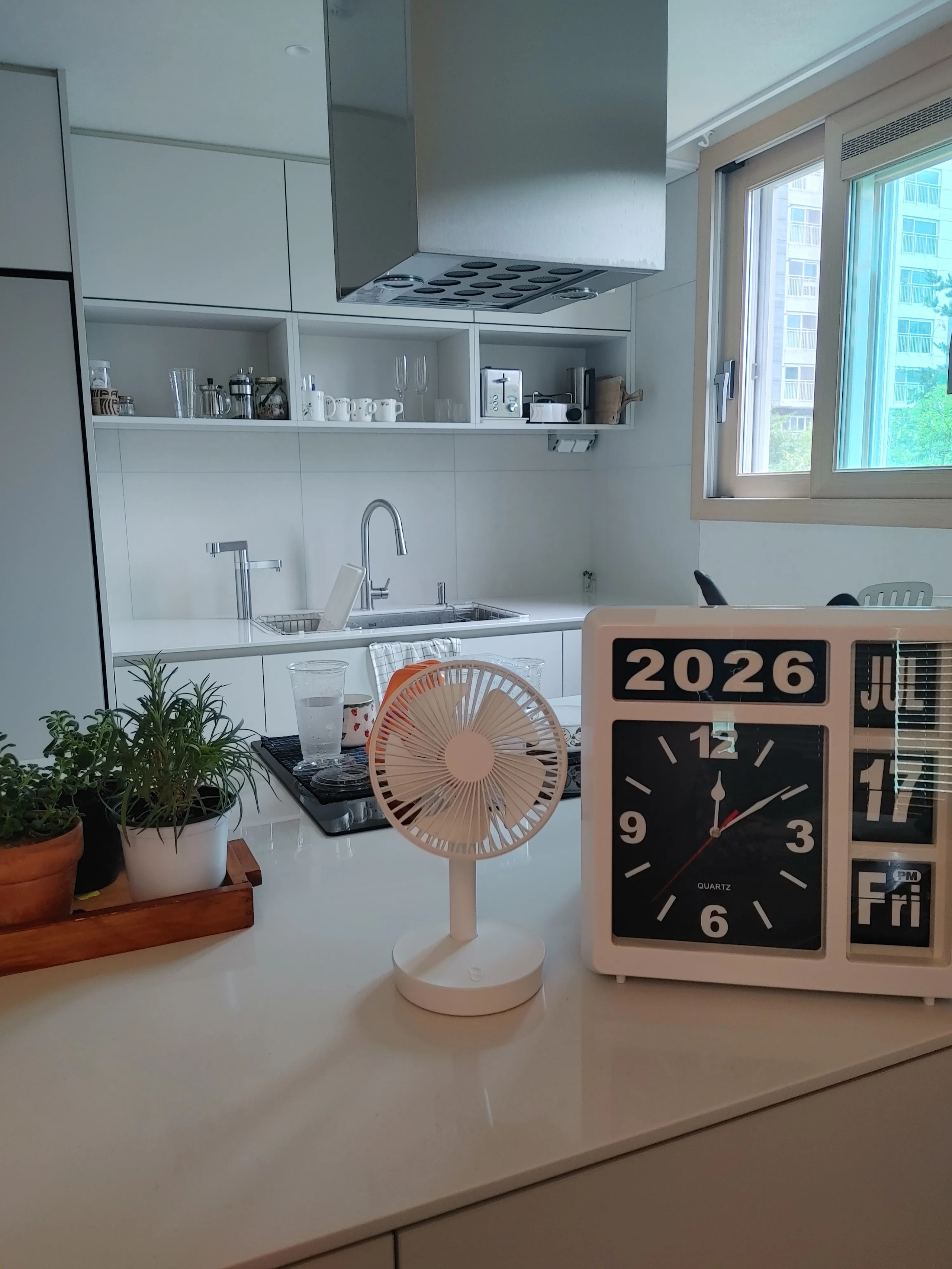 Wemble Silent Flip Perpetual Calendar Wall Clock user photo