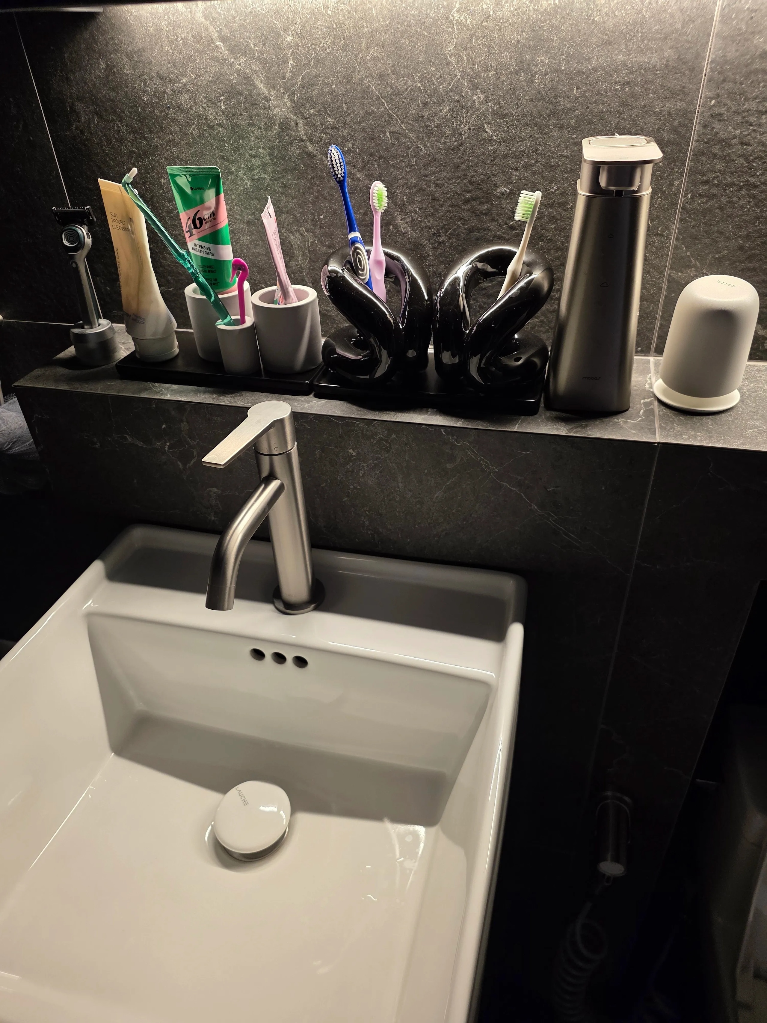 Ceramic Toothbrush Holder and Tray Set user photo