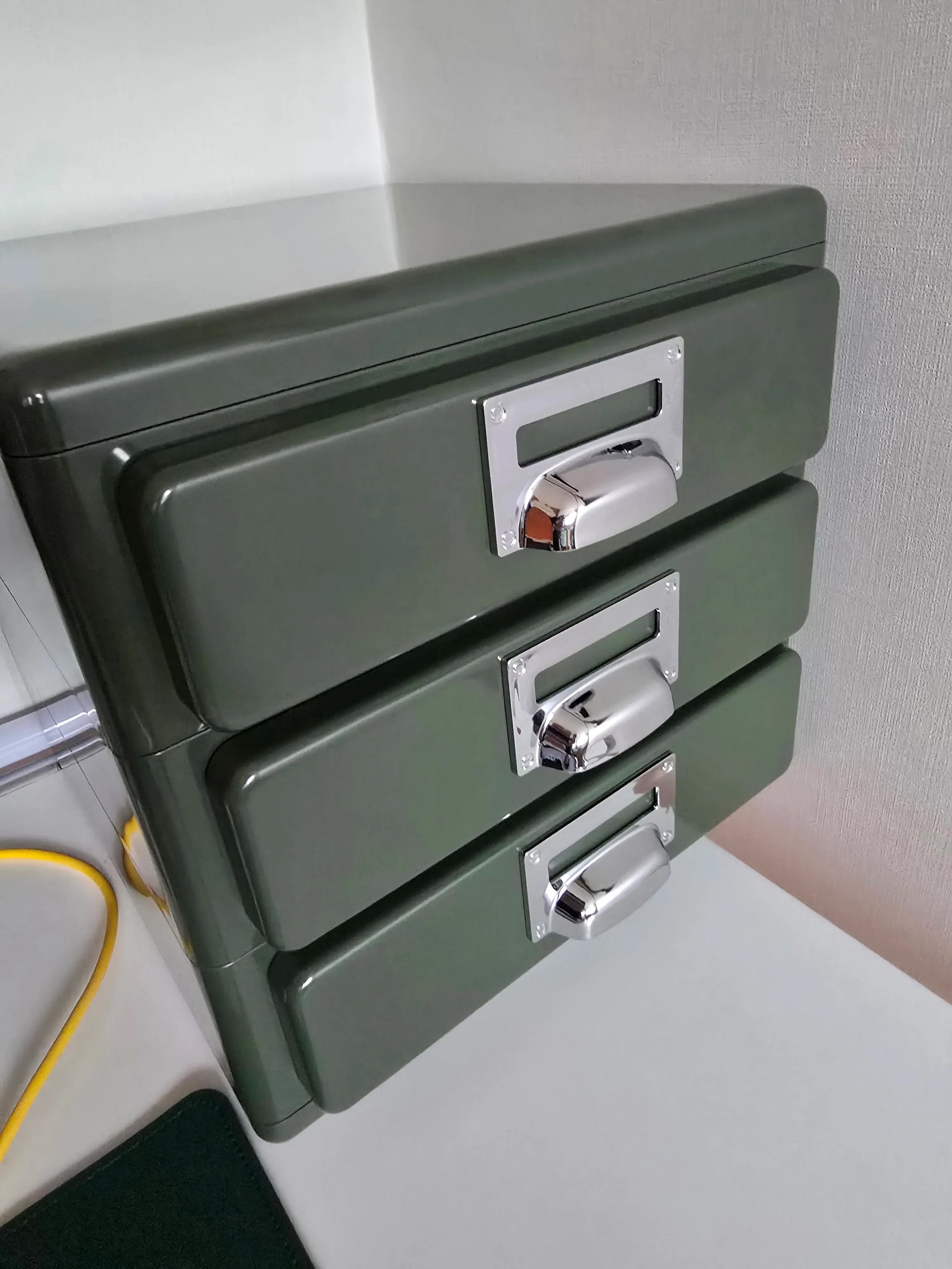 Moto Mini Desk Drawer Cabinet user photo