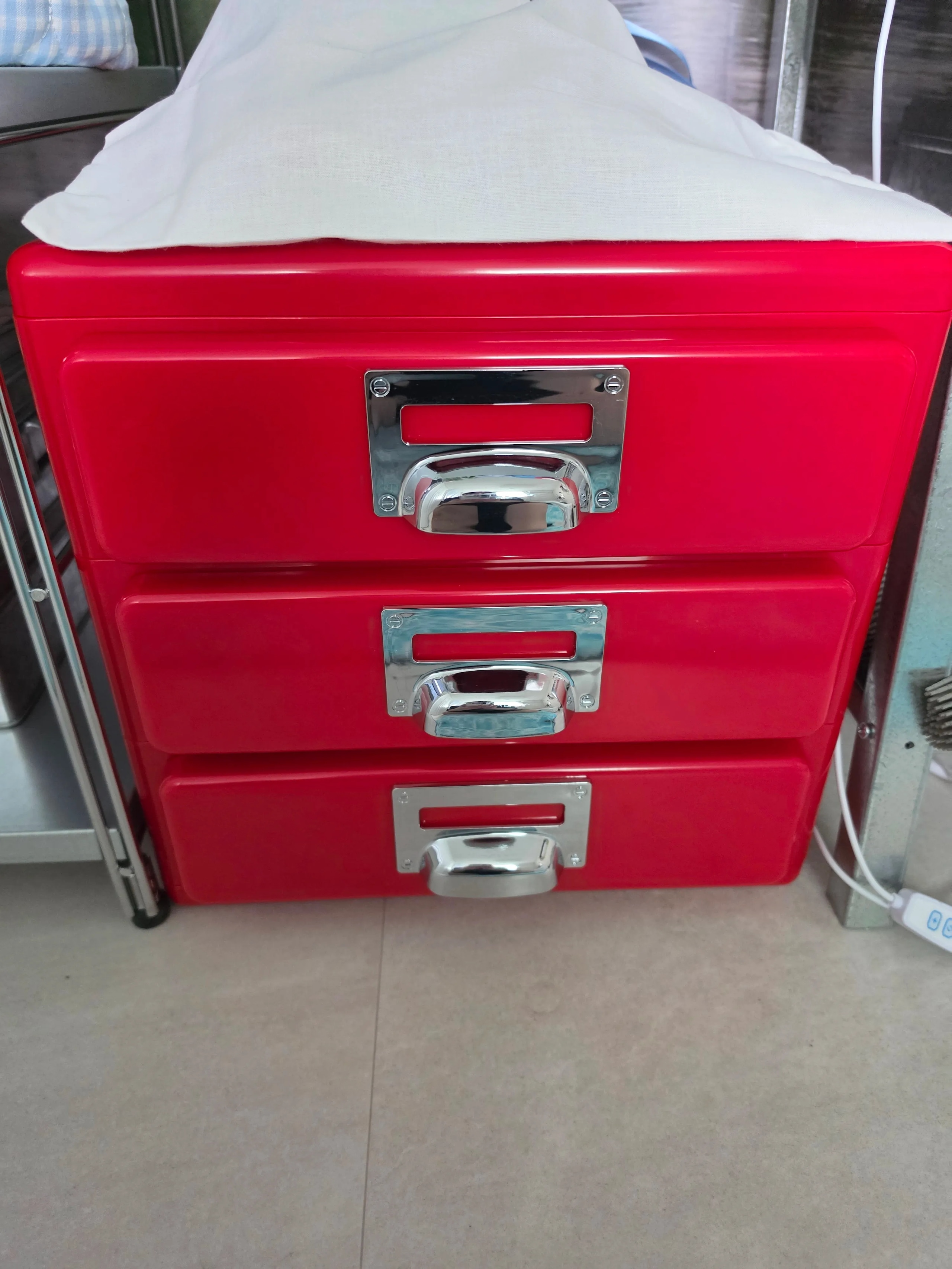 Moto Mini Desk Drawer Cabinet user photo