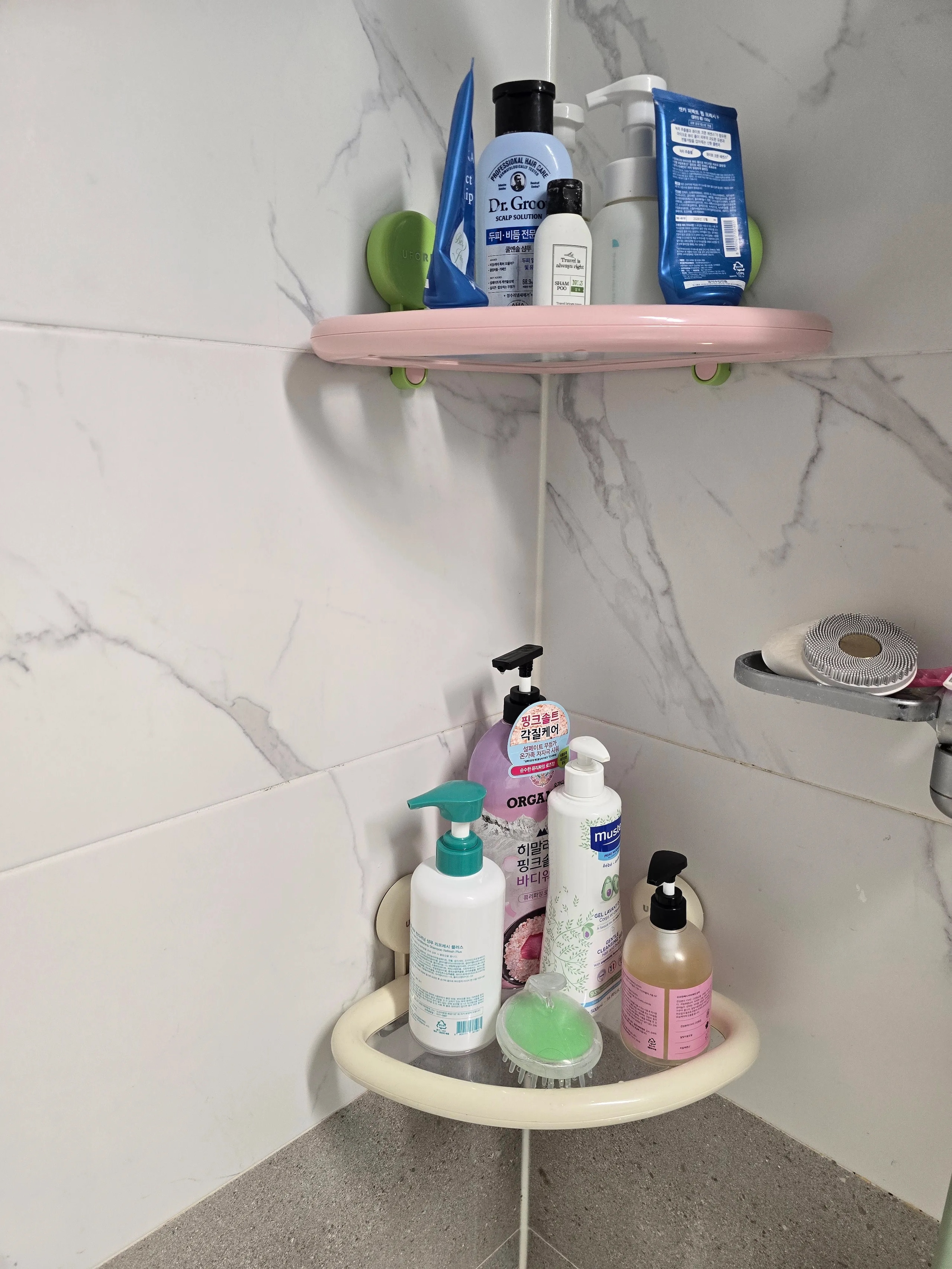 No-Drill Pastel Bathroom Storage Shelf user photo