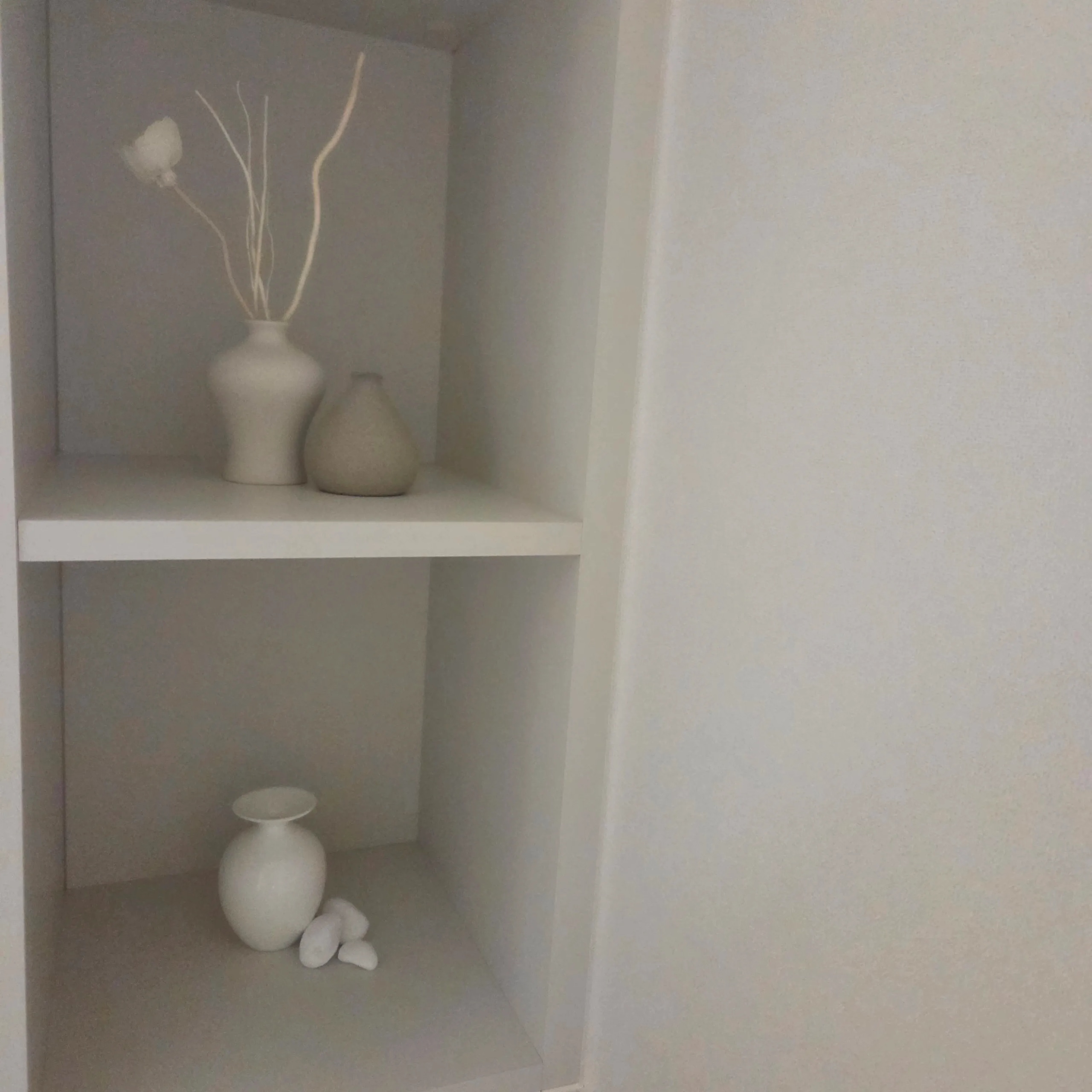 Brims Glossy Mini Ceramic Vase user photo