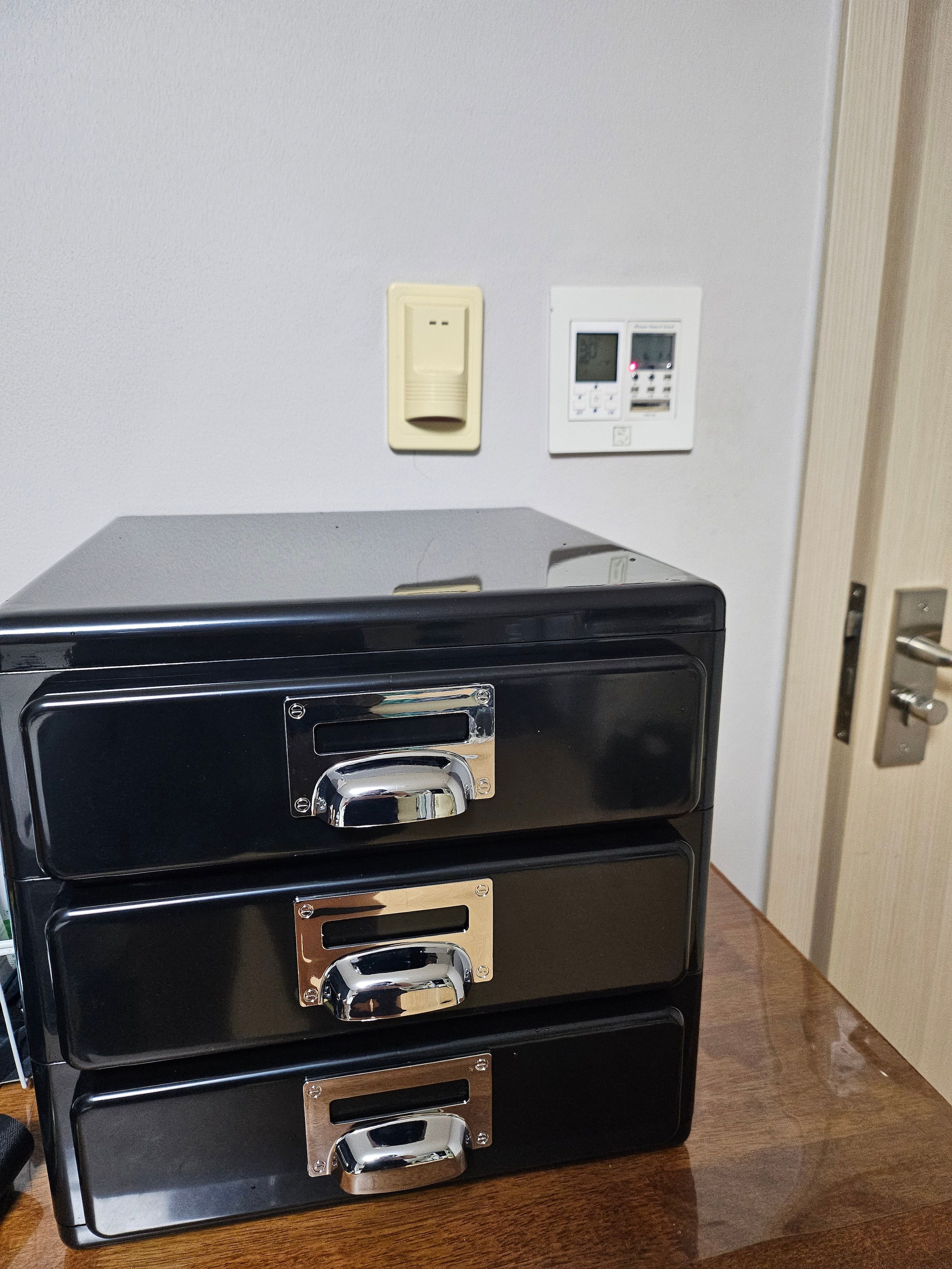 Moto Mini Desk Drawer Cabinet user photo