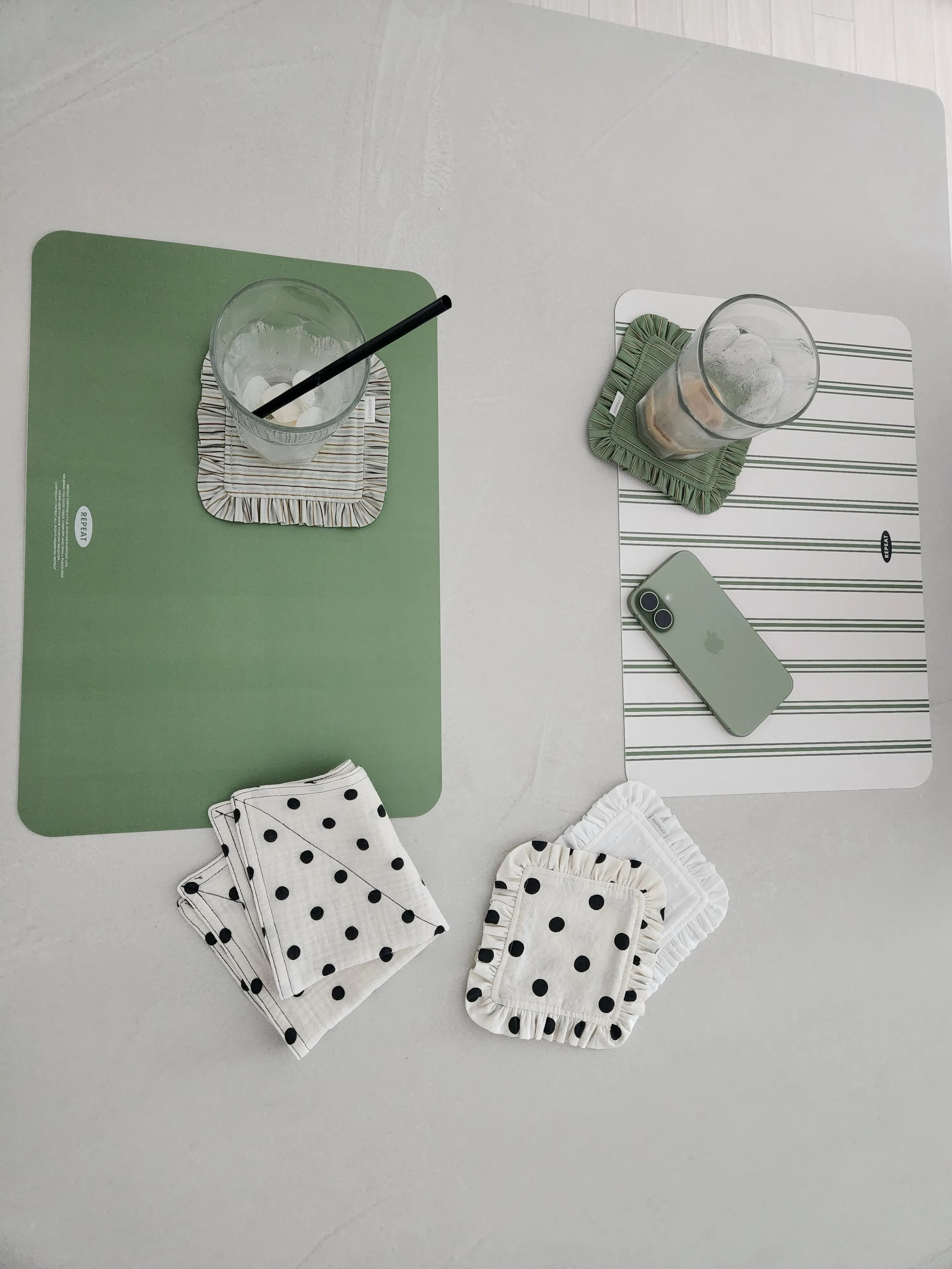 Days Reversible Table Mat Set (2-Piece) user photo