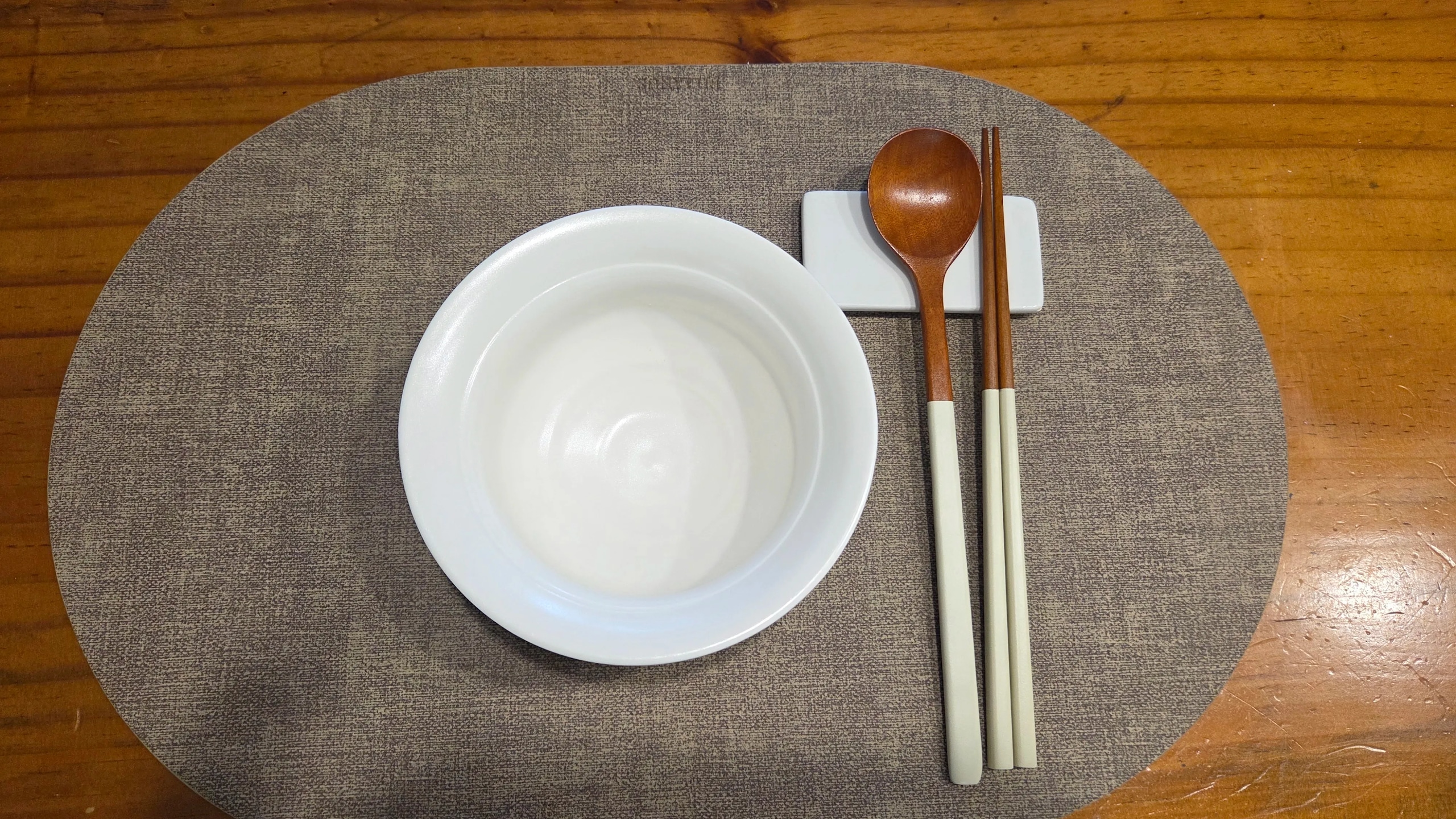 Two-Tone Wood Spoon & Chopsticks Set for 4 user photo