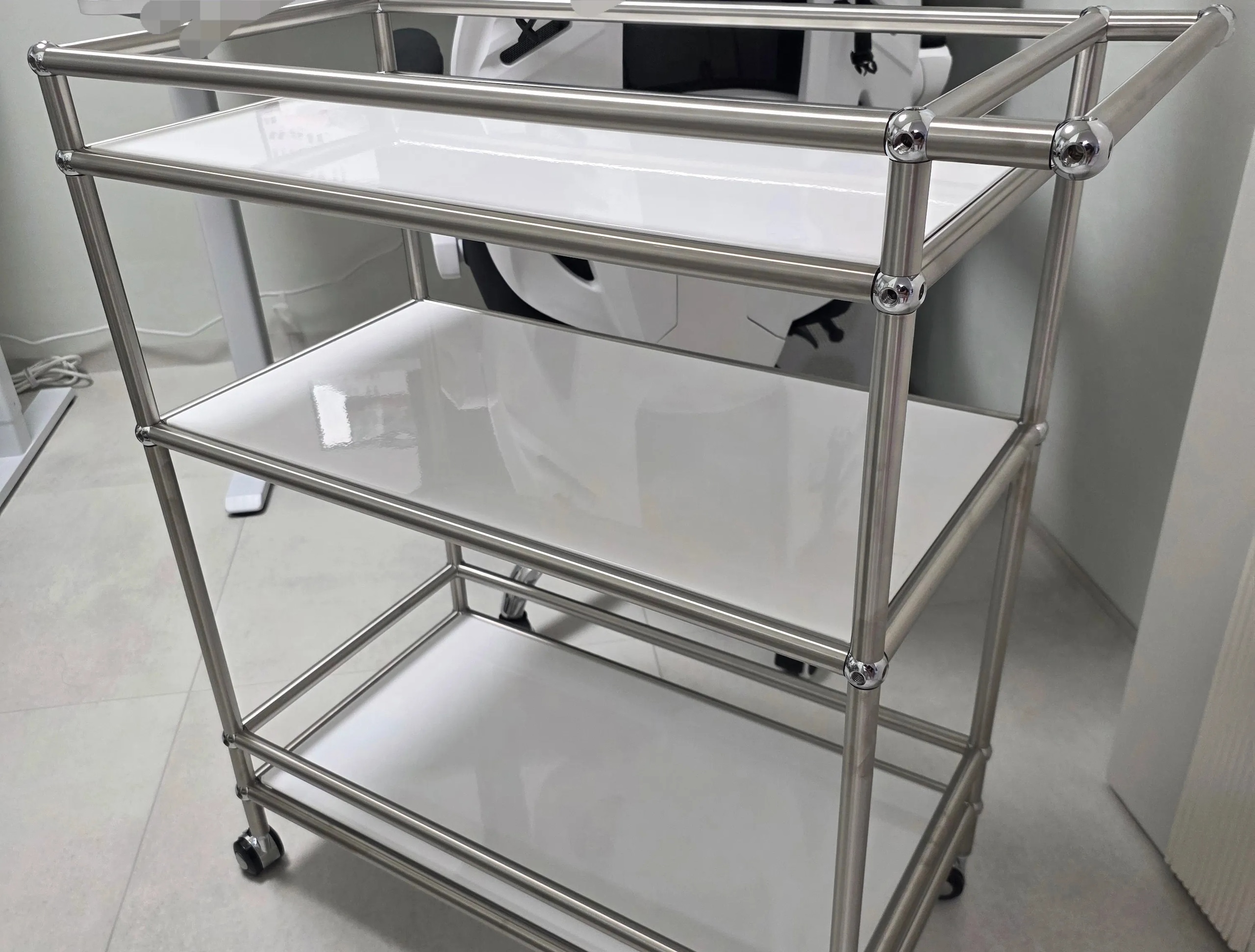 Mid-Century Modular 3-Tier Rolling Trolley user photo