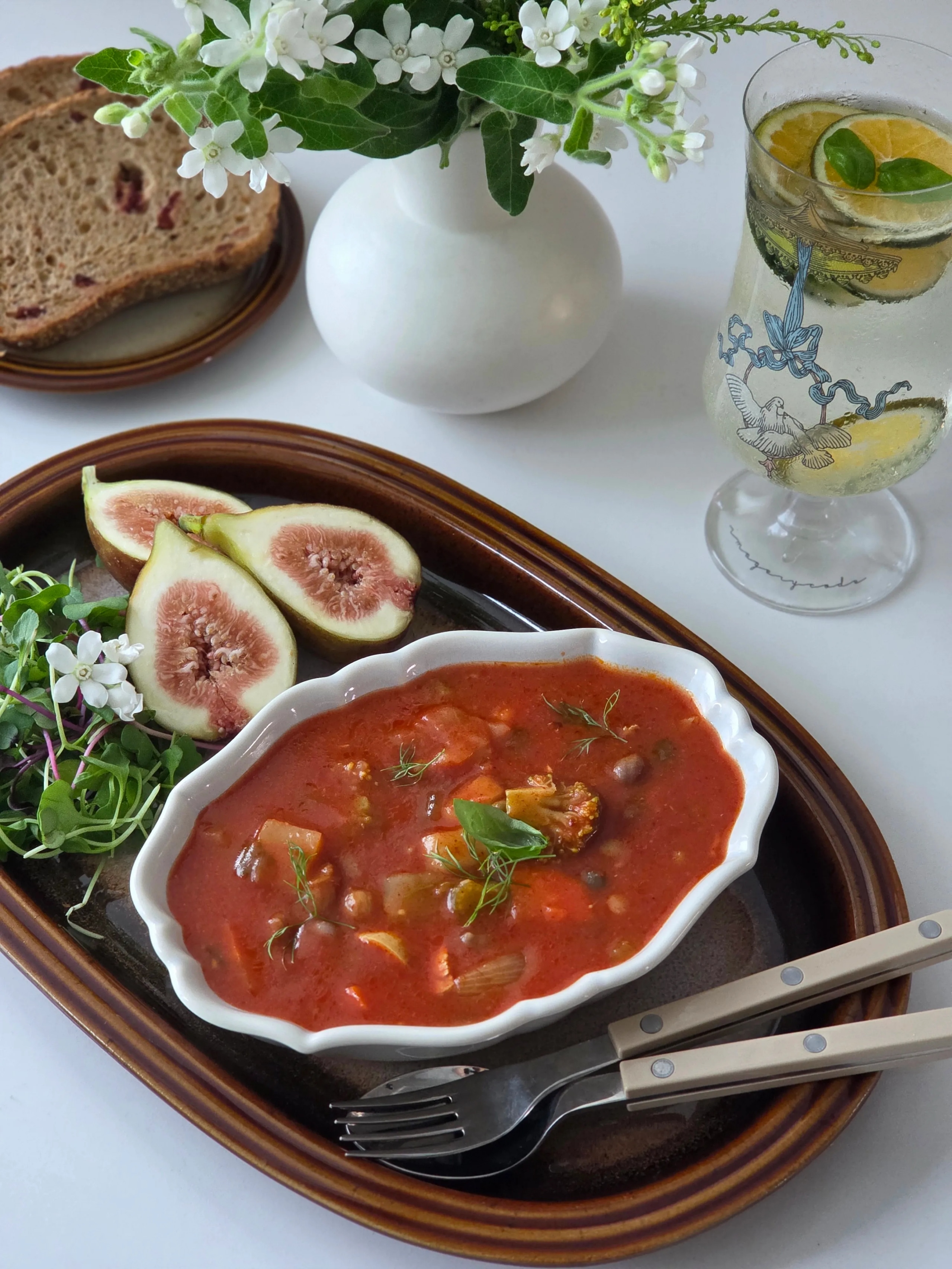 Two-Tone Wood Spoon & Chopsticks Set for 4 user photo