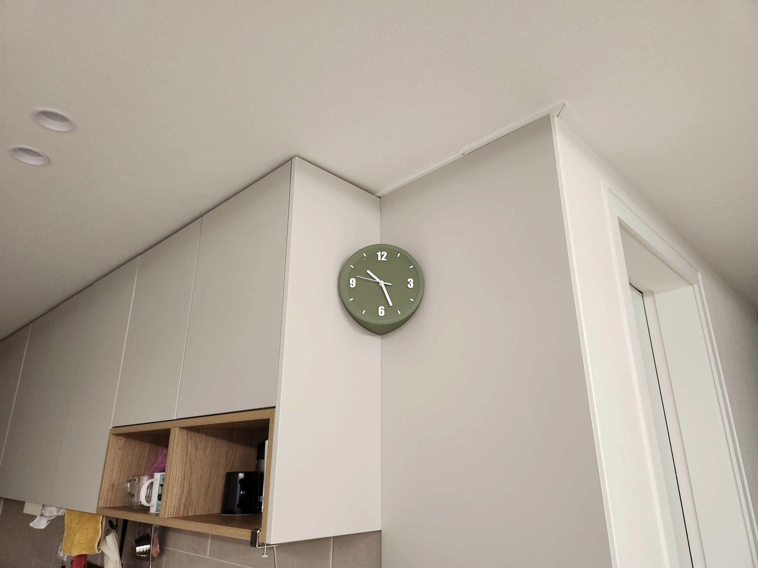 DIY Corner Wall Clock user photo