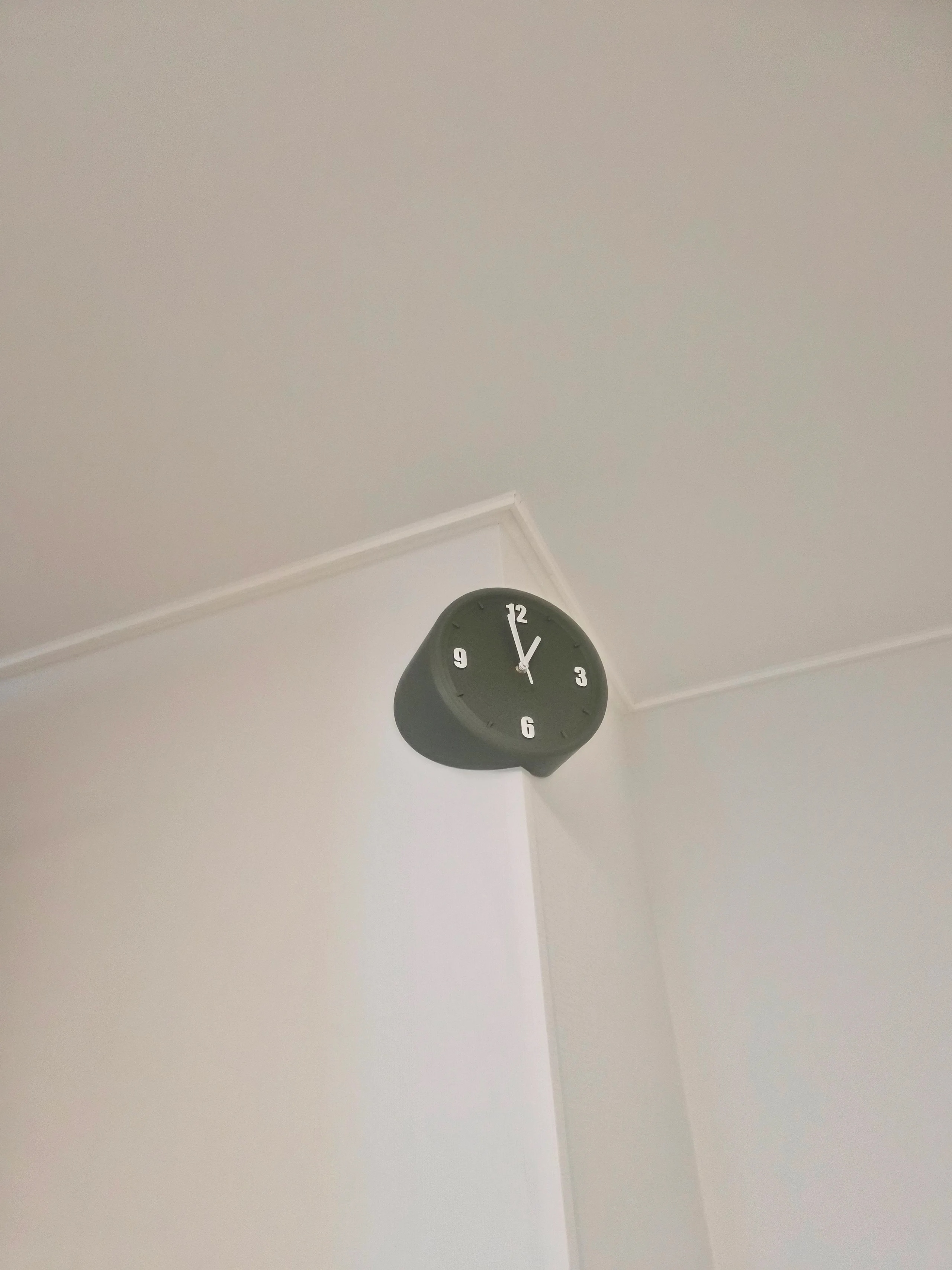 DIY Corner Wall Clock user photo