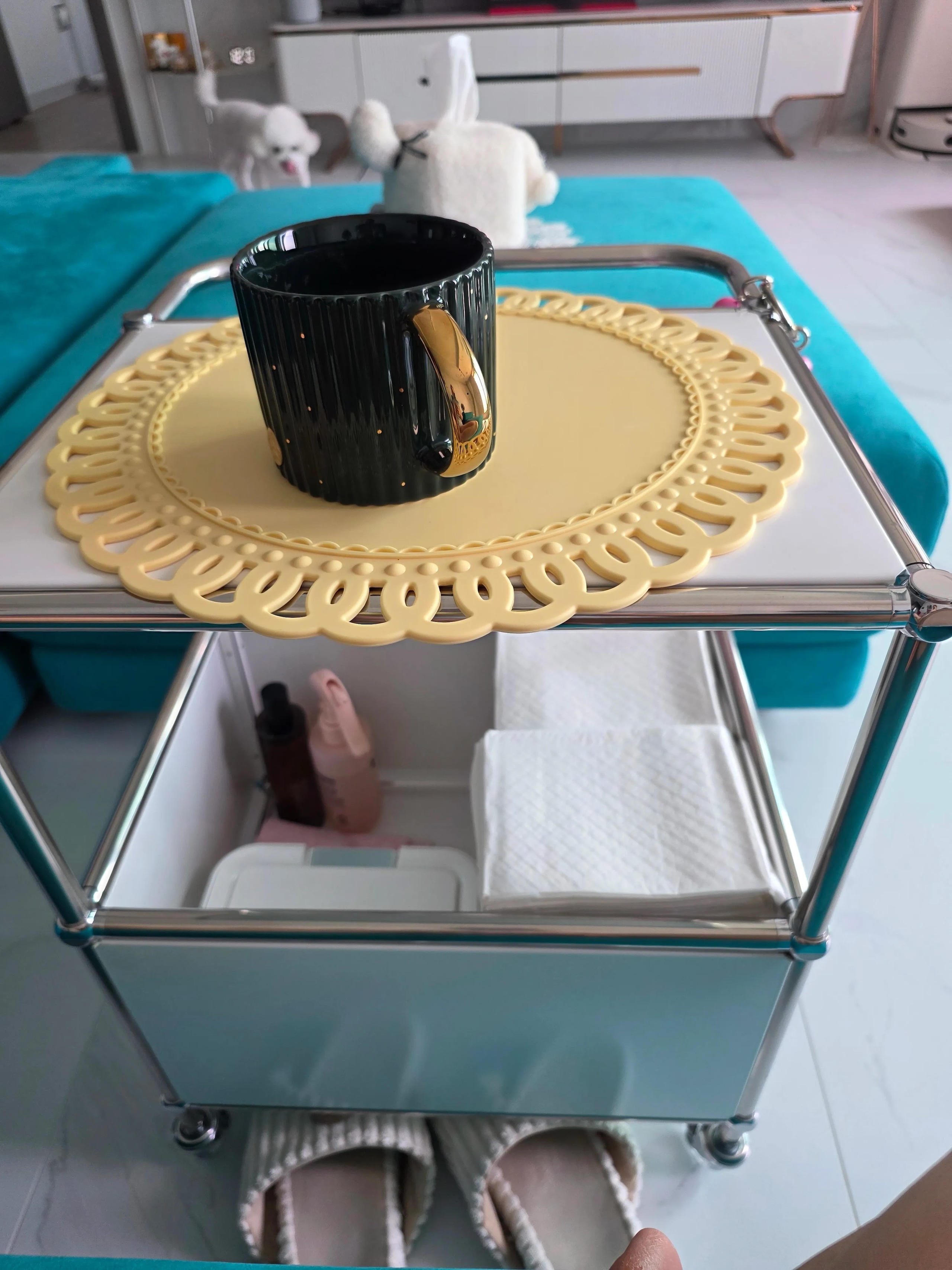 Ink Cube Modern Rolling Bar Cart user photo