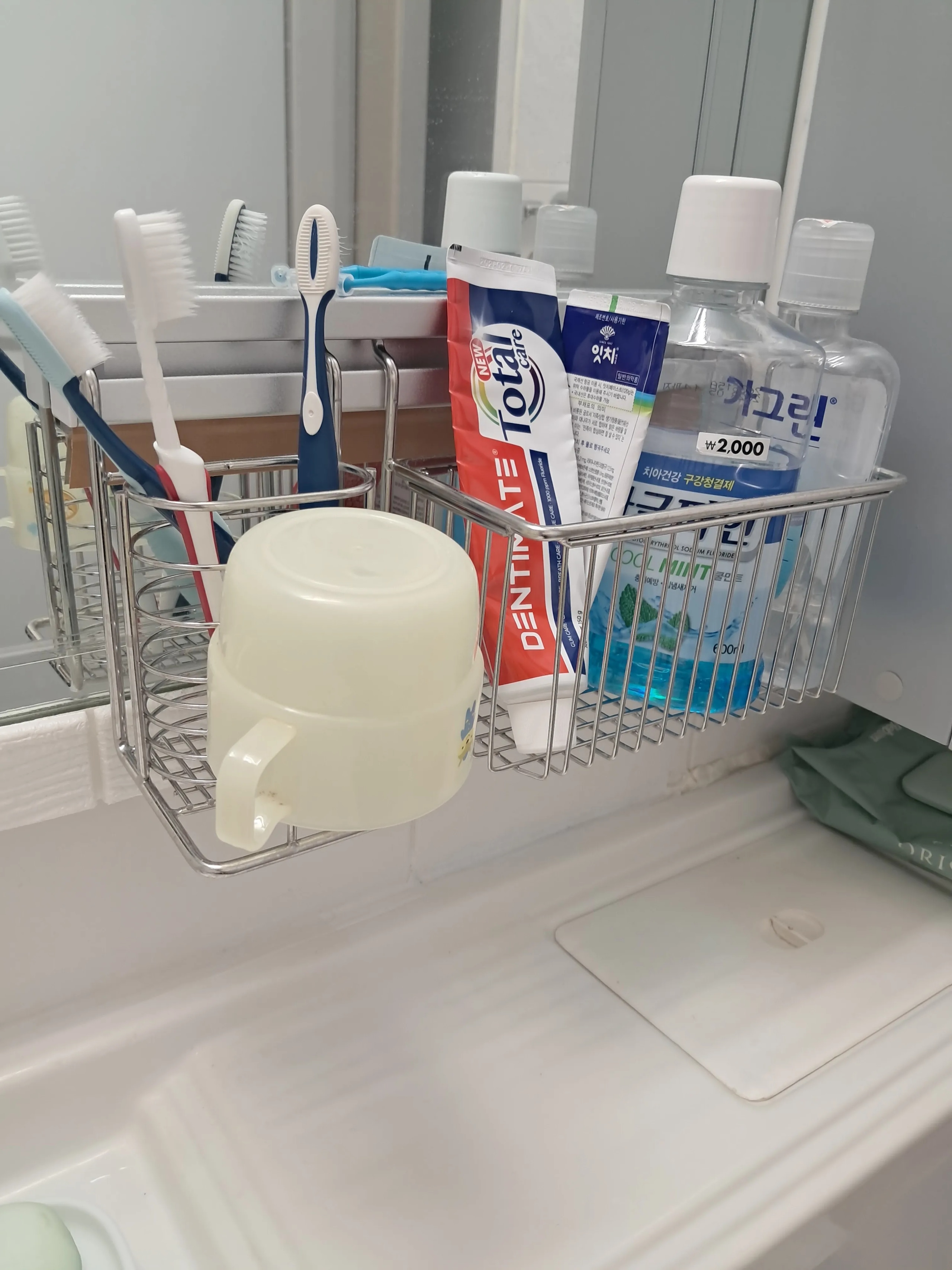 Modular Wall Rail Storage Organizer user photo