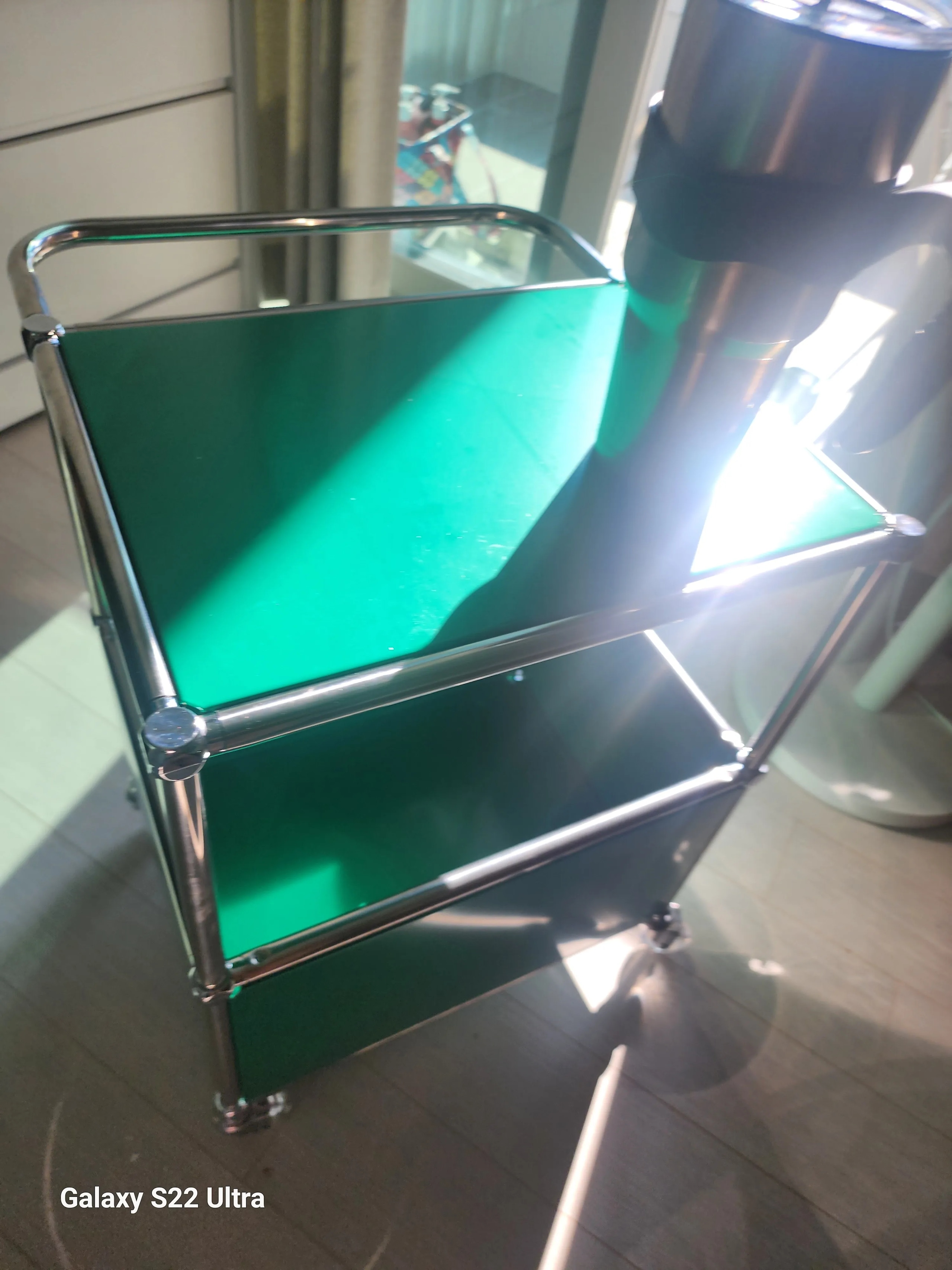 Ink Cube Modern Rolling Bar Cart user photo