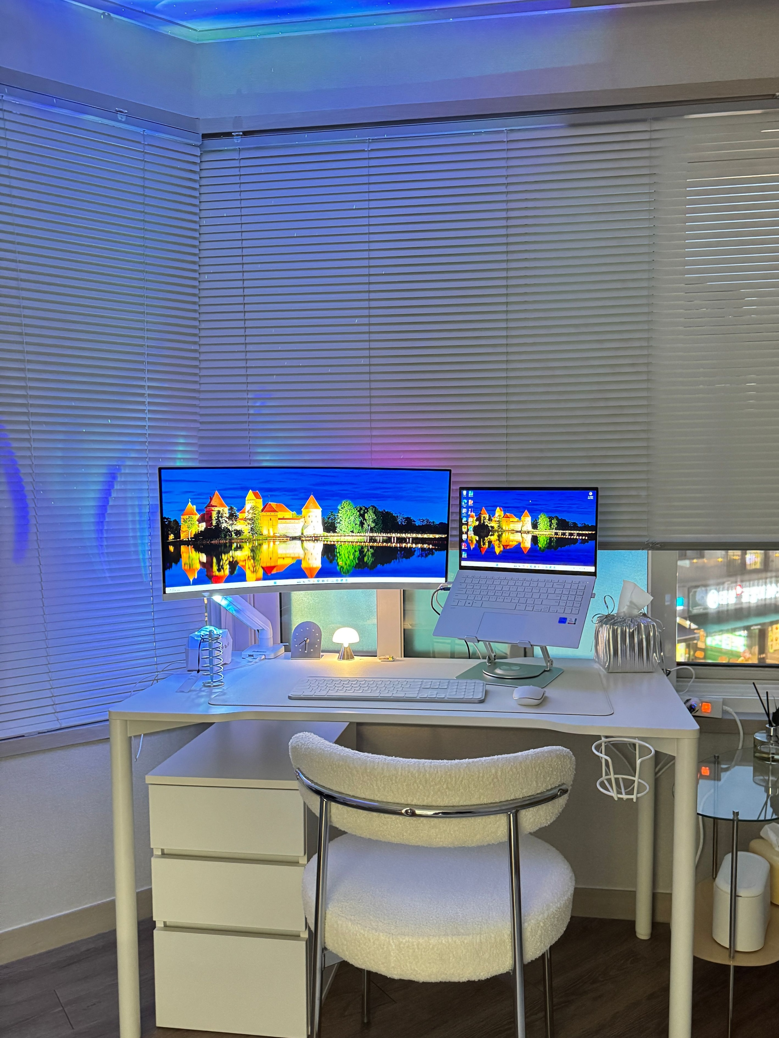 2-Tier Wavy Glass Table user photo