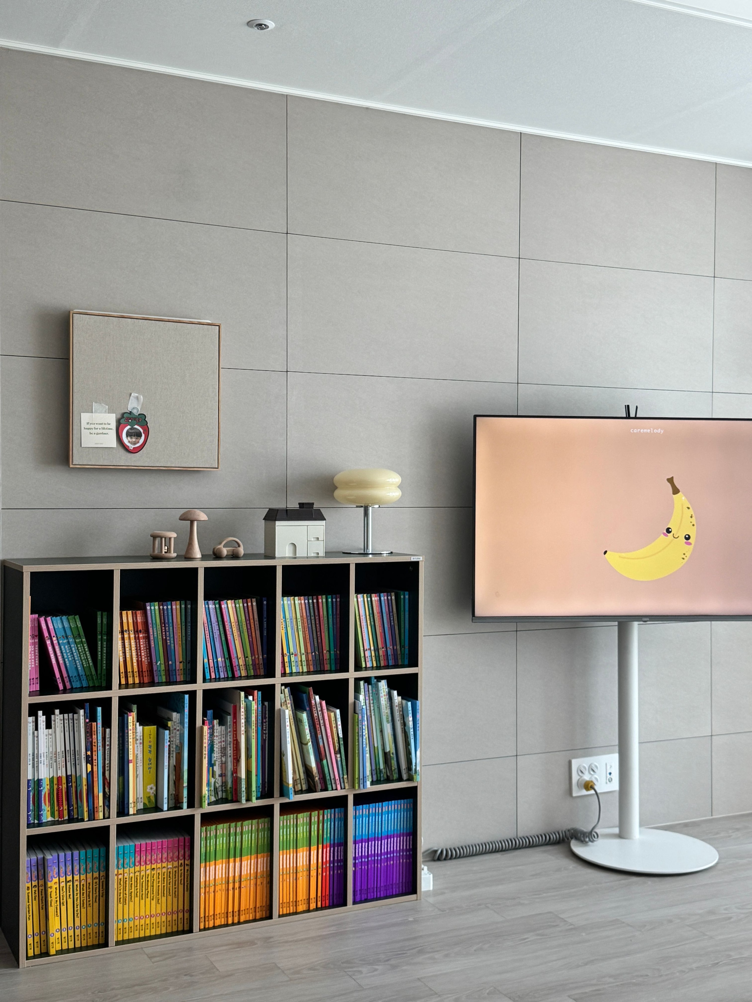 Wood-Framed Linen Magnetic Board user photo