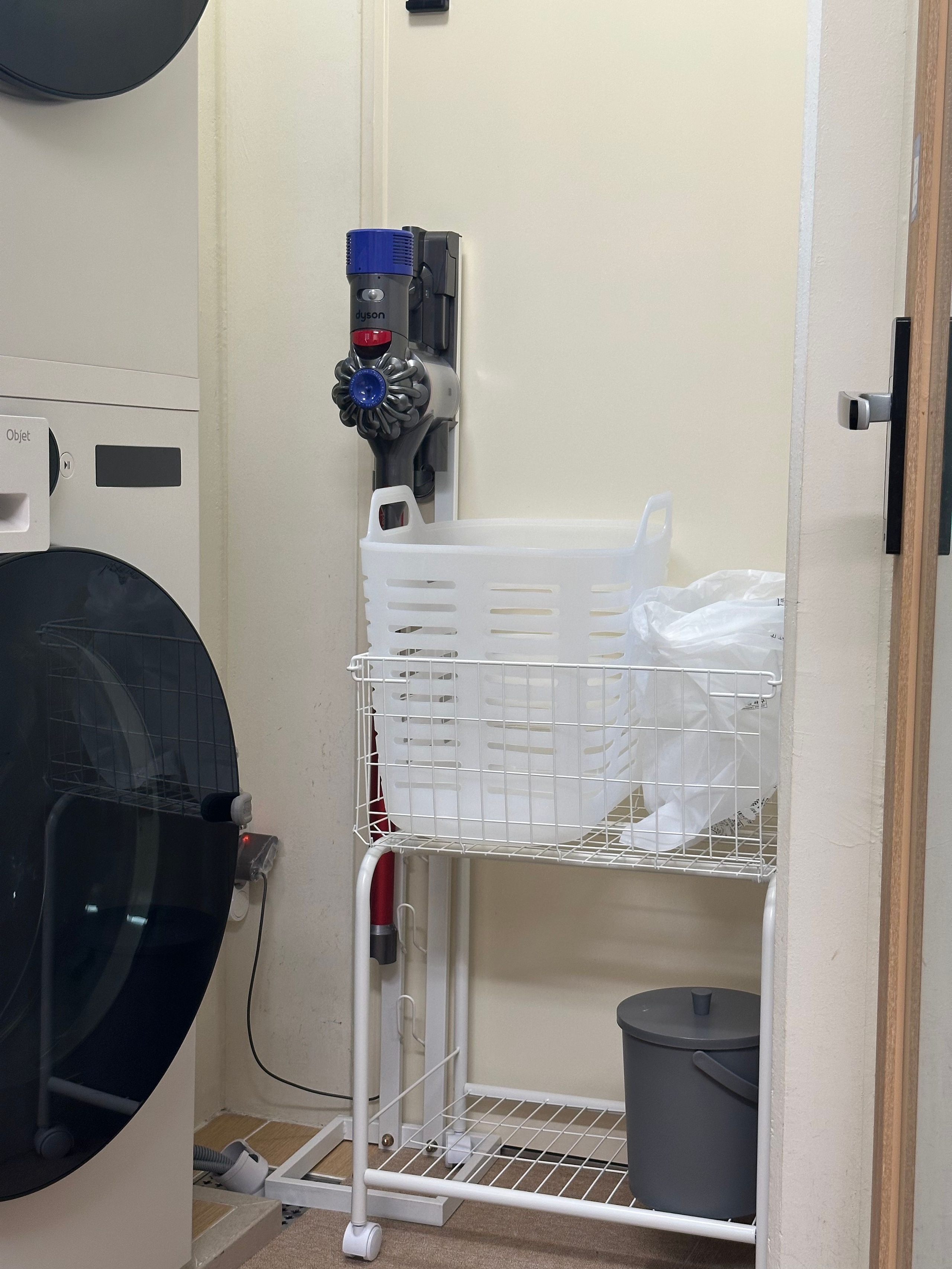 Minimal Rolling Wire Storage Cart user photo