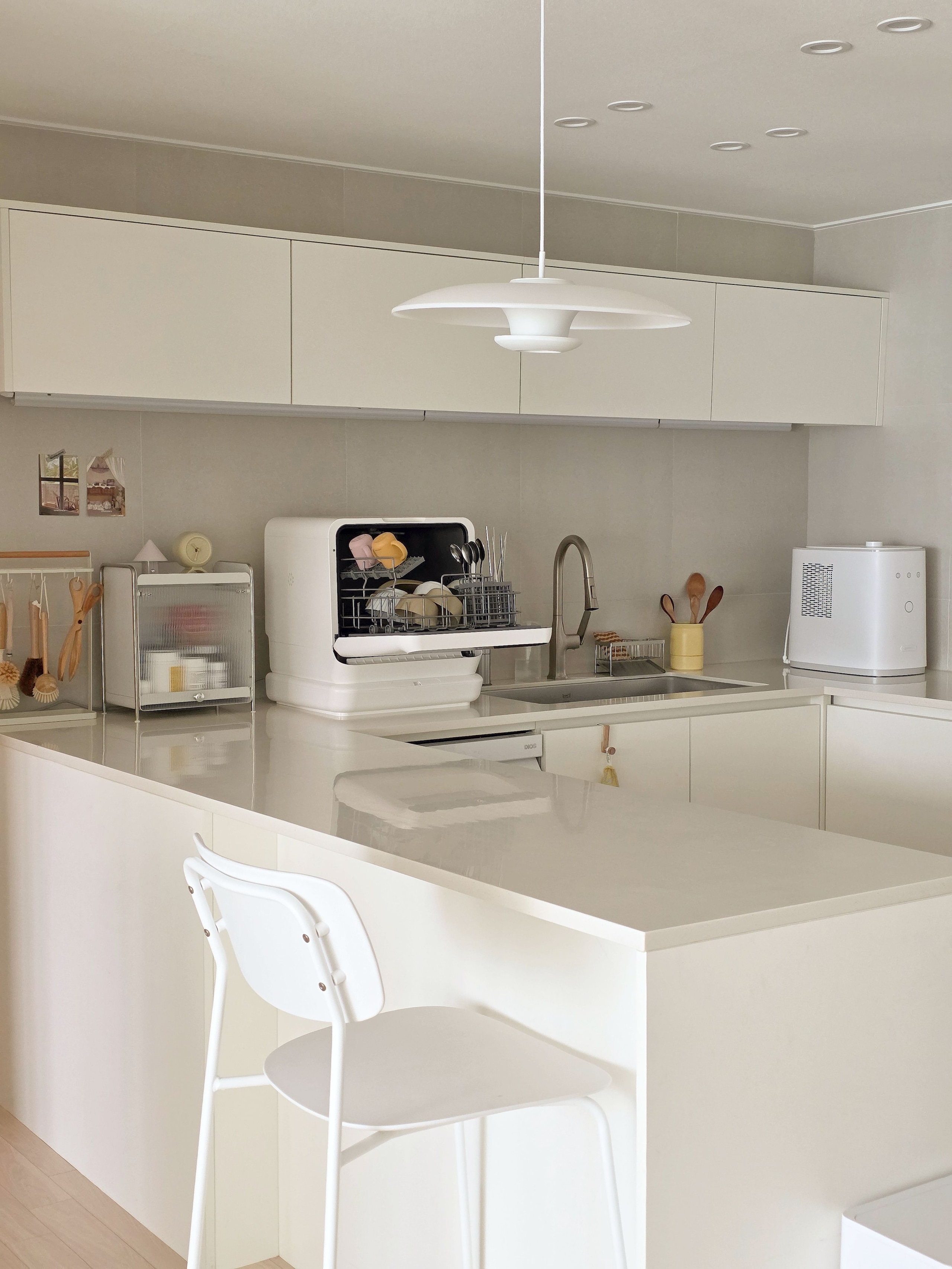 White Sliding Door Metal Storage Cabinet user photo